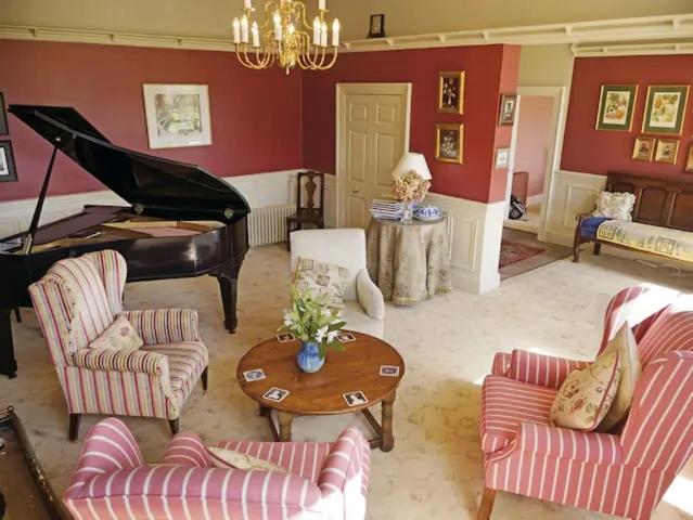 Deluxe Double Room with Bath - Photo 7