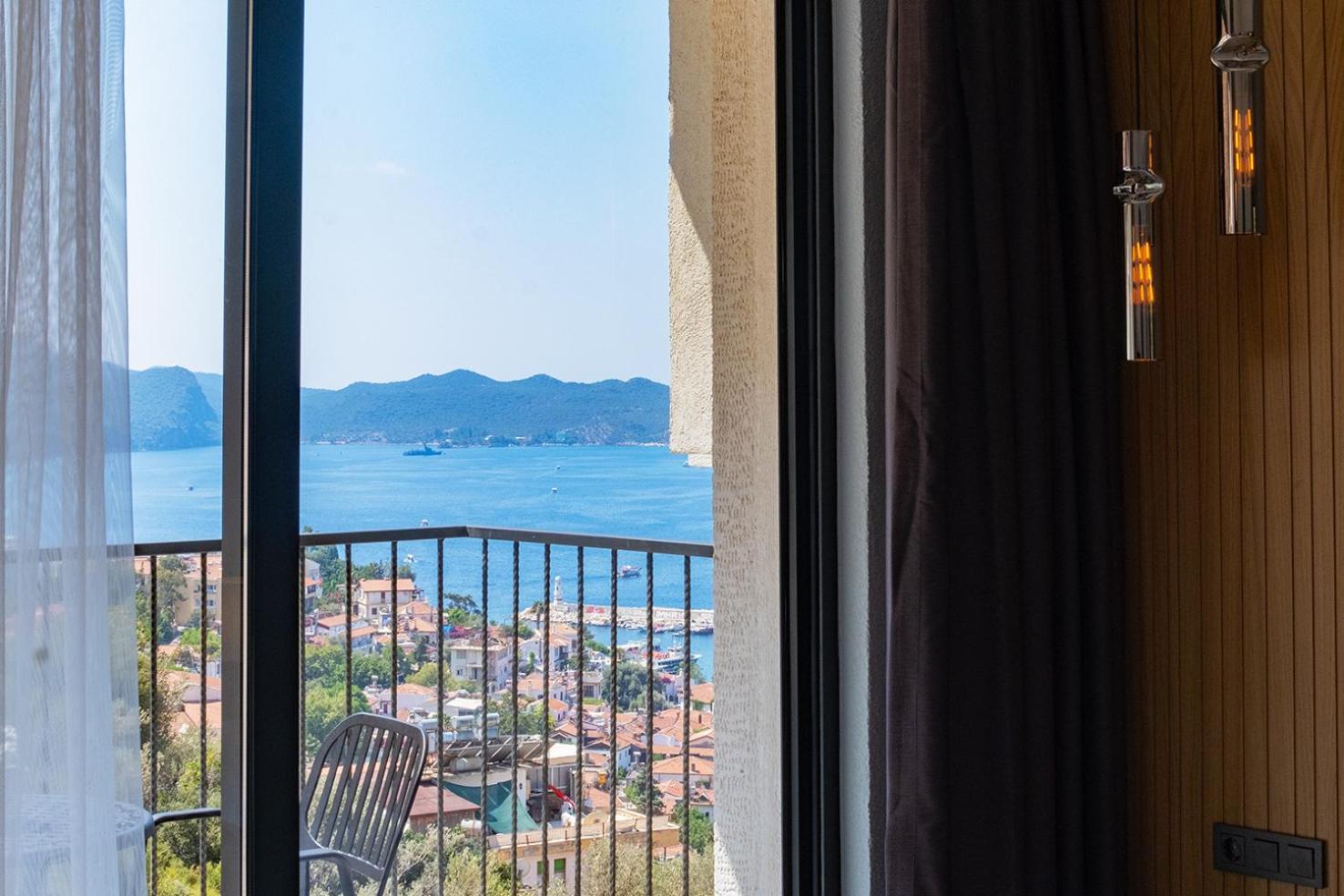 Double Room with Balcony and Sea View photo 2