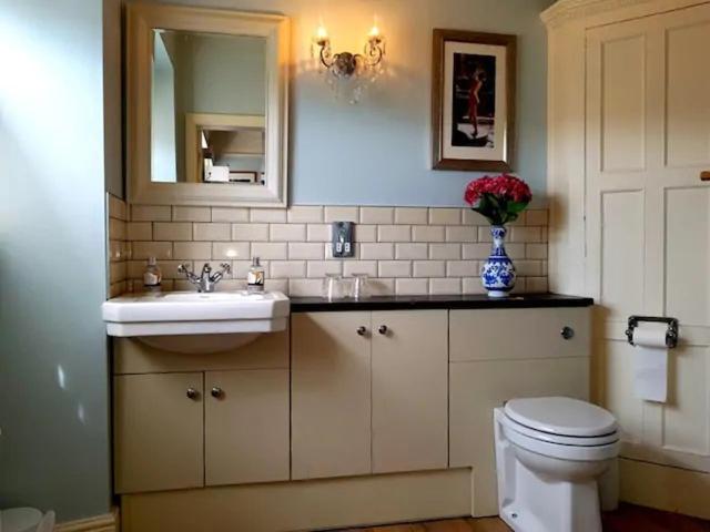 Deluxe Double Room with Shower - Photo 2