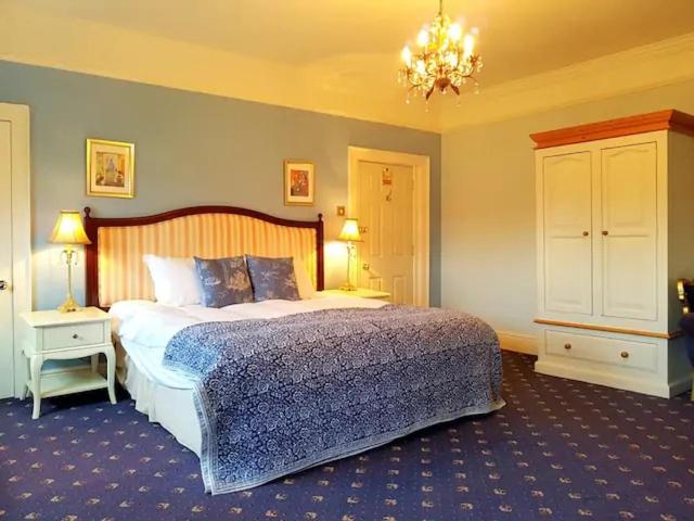 Deluxe Double Room with Shower - Photo 1