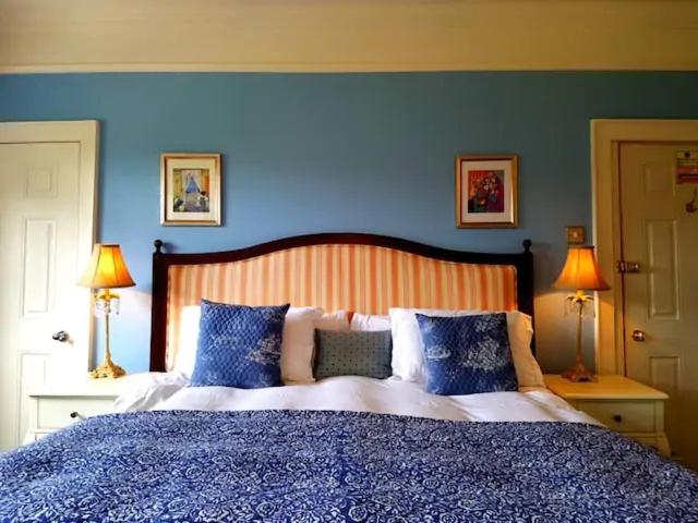 Deluxe Double Room with Shower - Photo 7