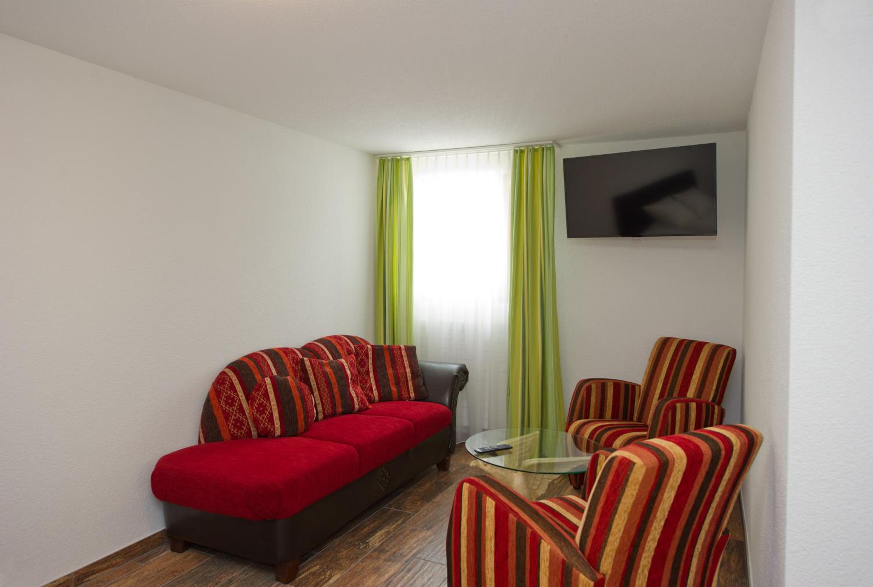 Double Room - Photo 11