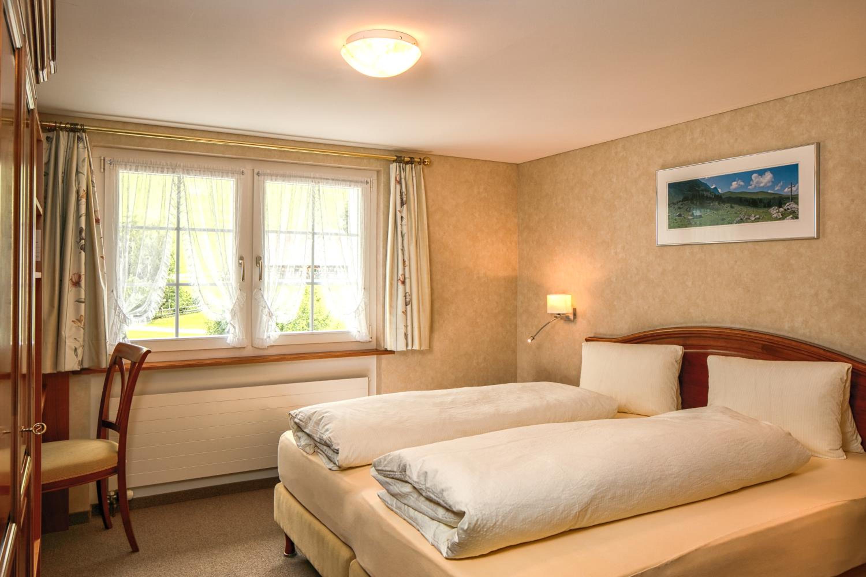 Twin Room with Mountain View photo 2