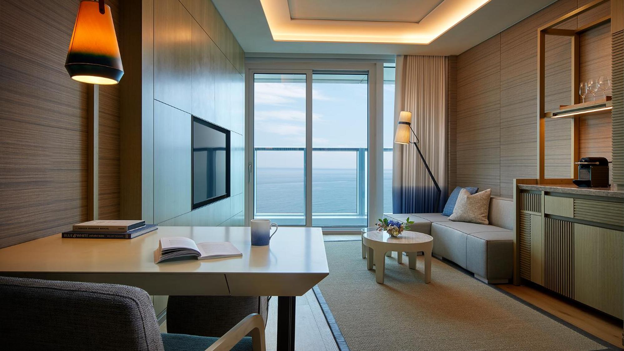 Deluxe Suite Double Room with Mipo Harbor View - Photo 3