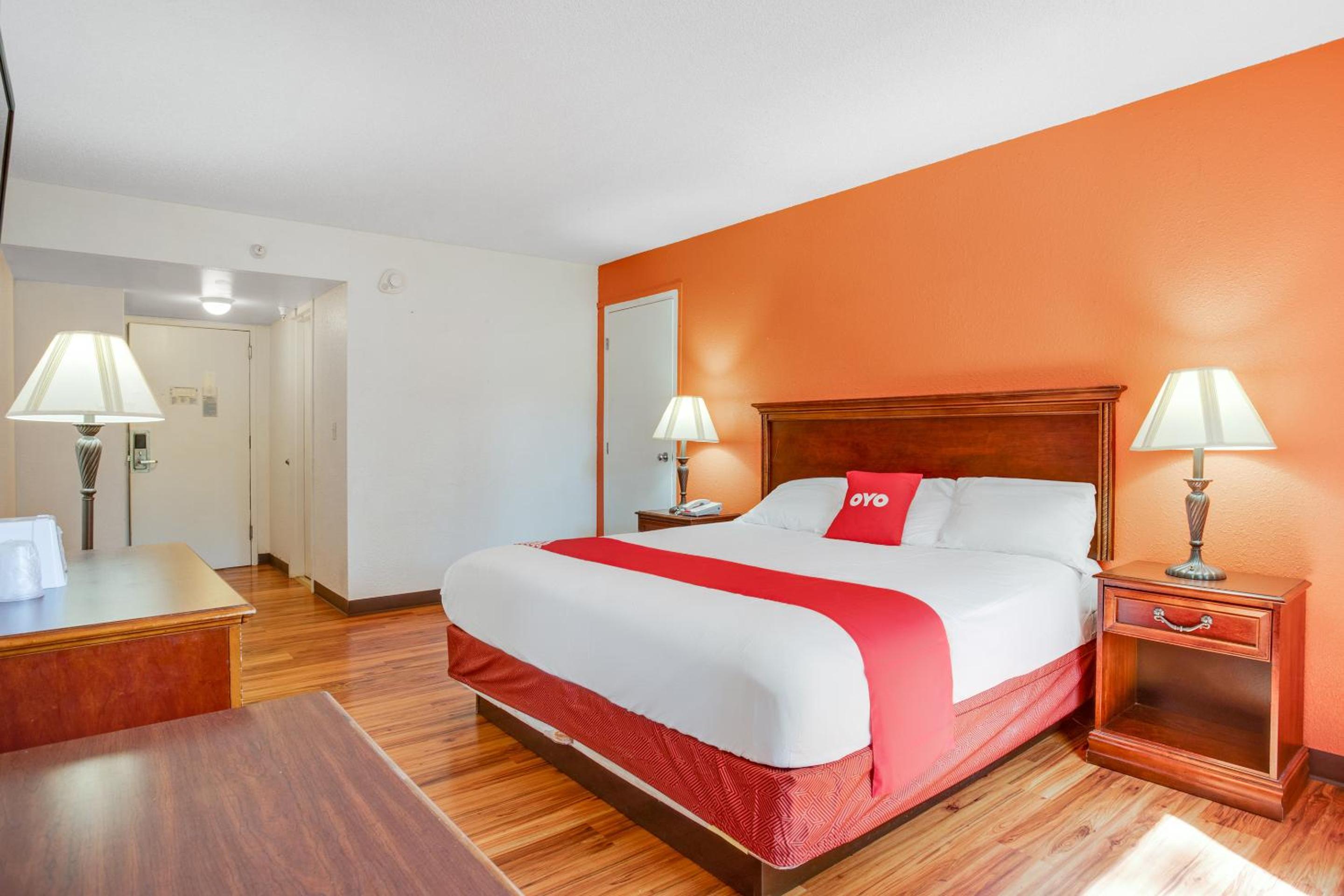 King Room - Disability Access - Photo 10