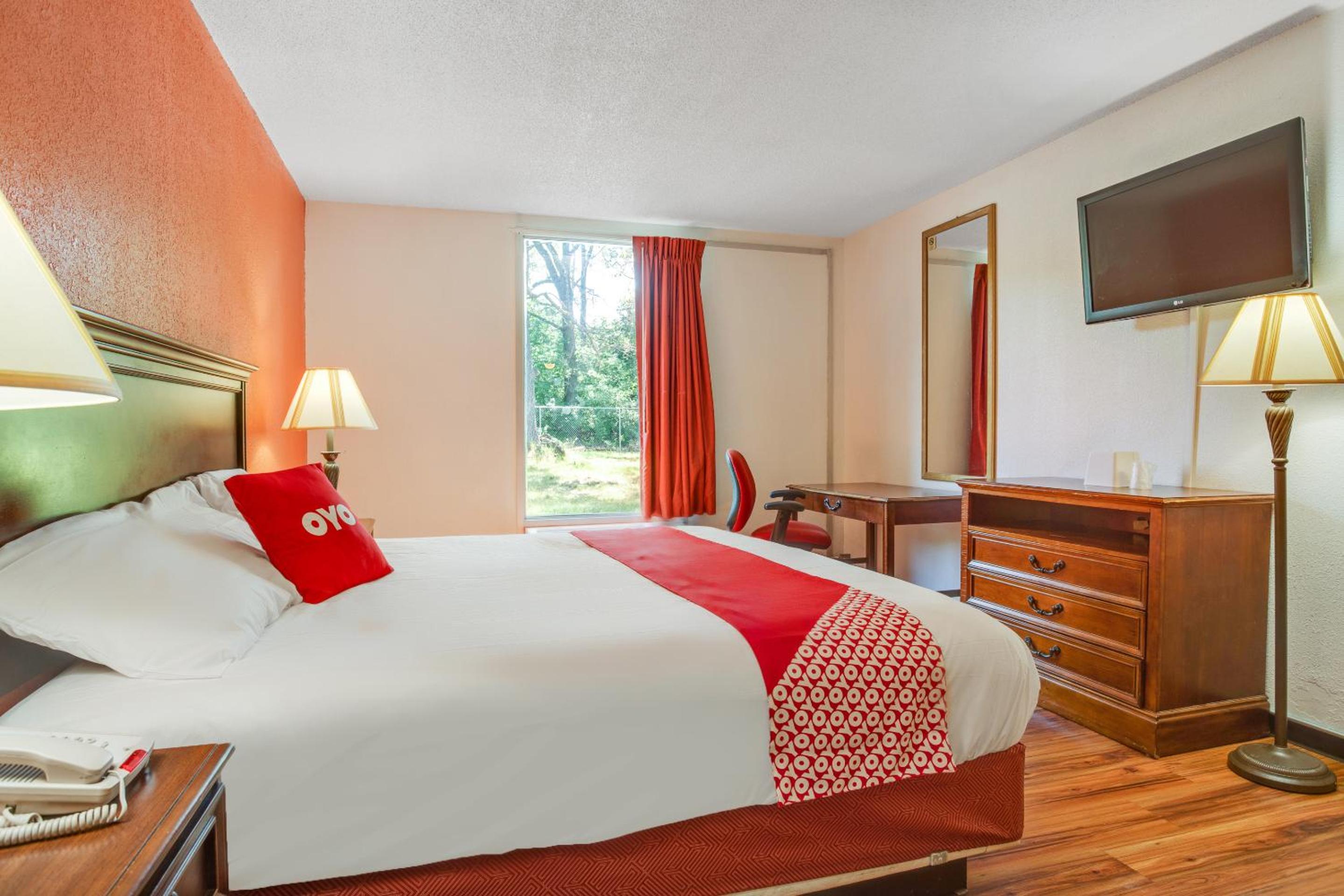 King Room - Disability Access - Photo 11