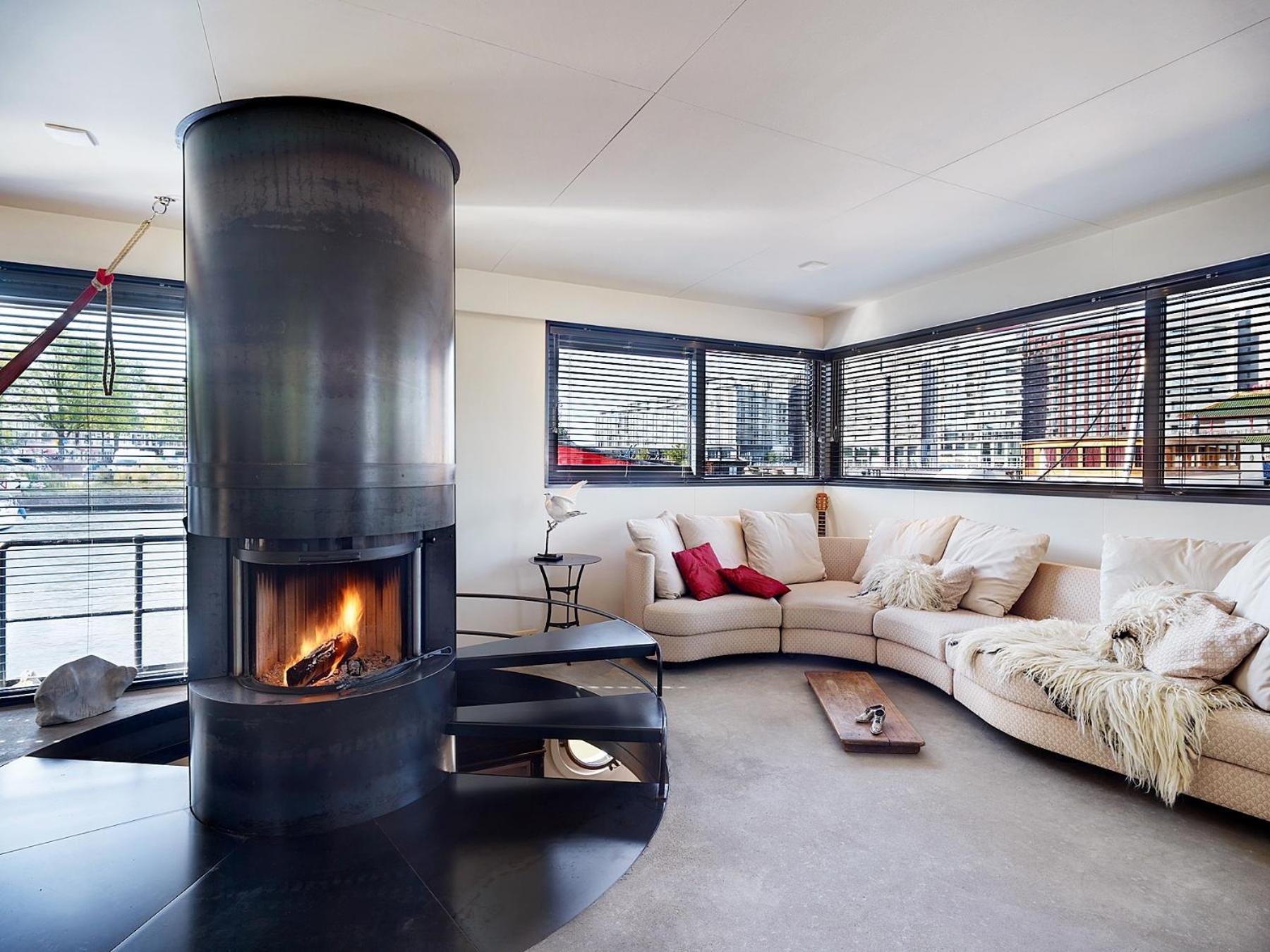 Deluxe Family Room photo 1
