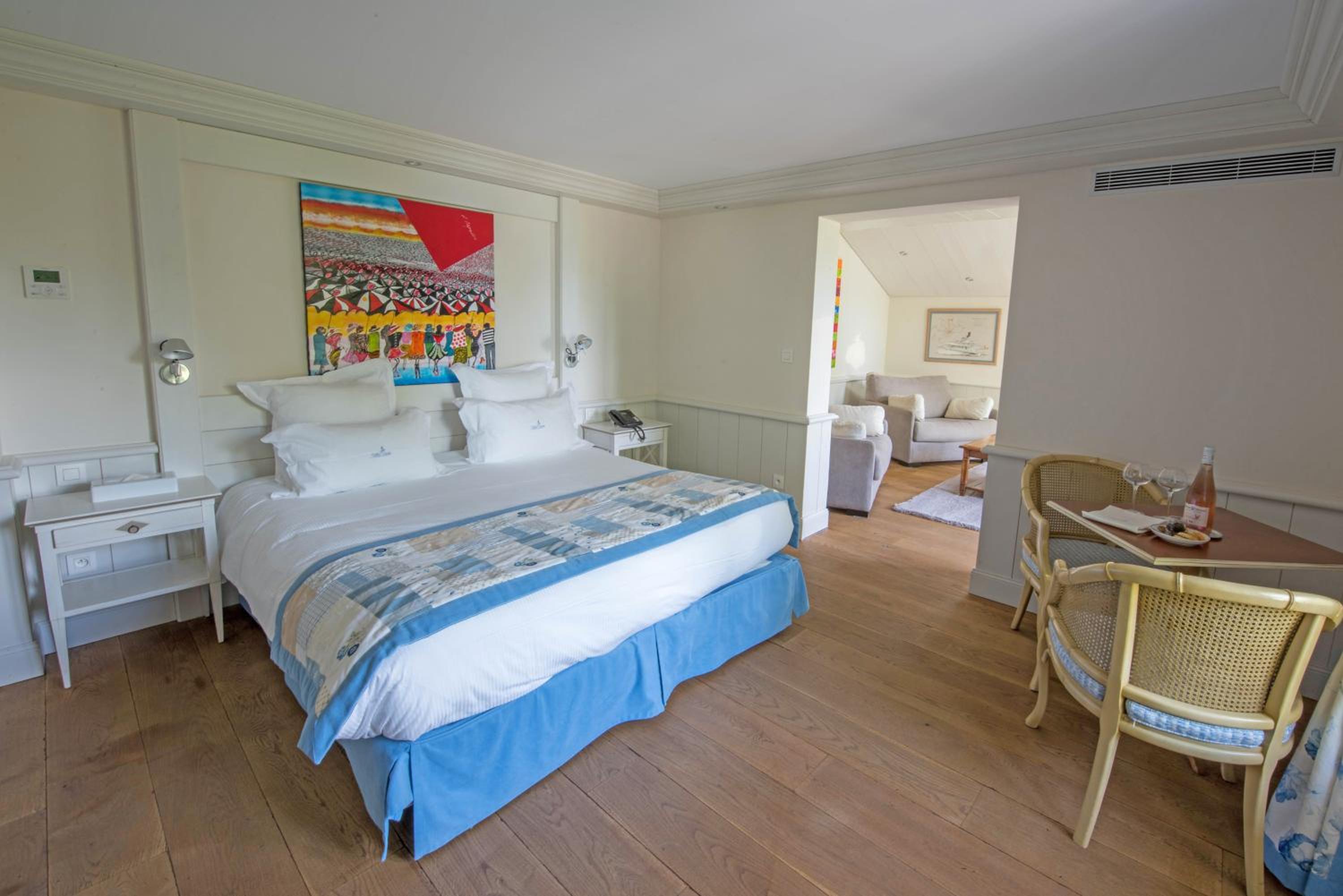 Suite with Lake View - Photo 1