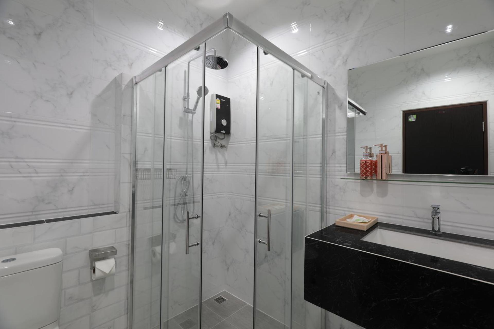 Superior King Room - Photo 10