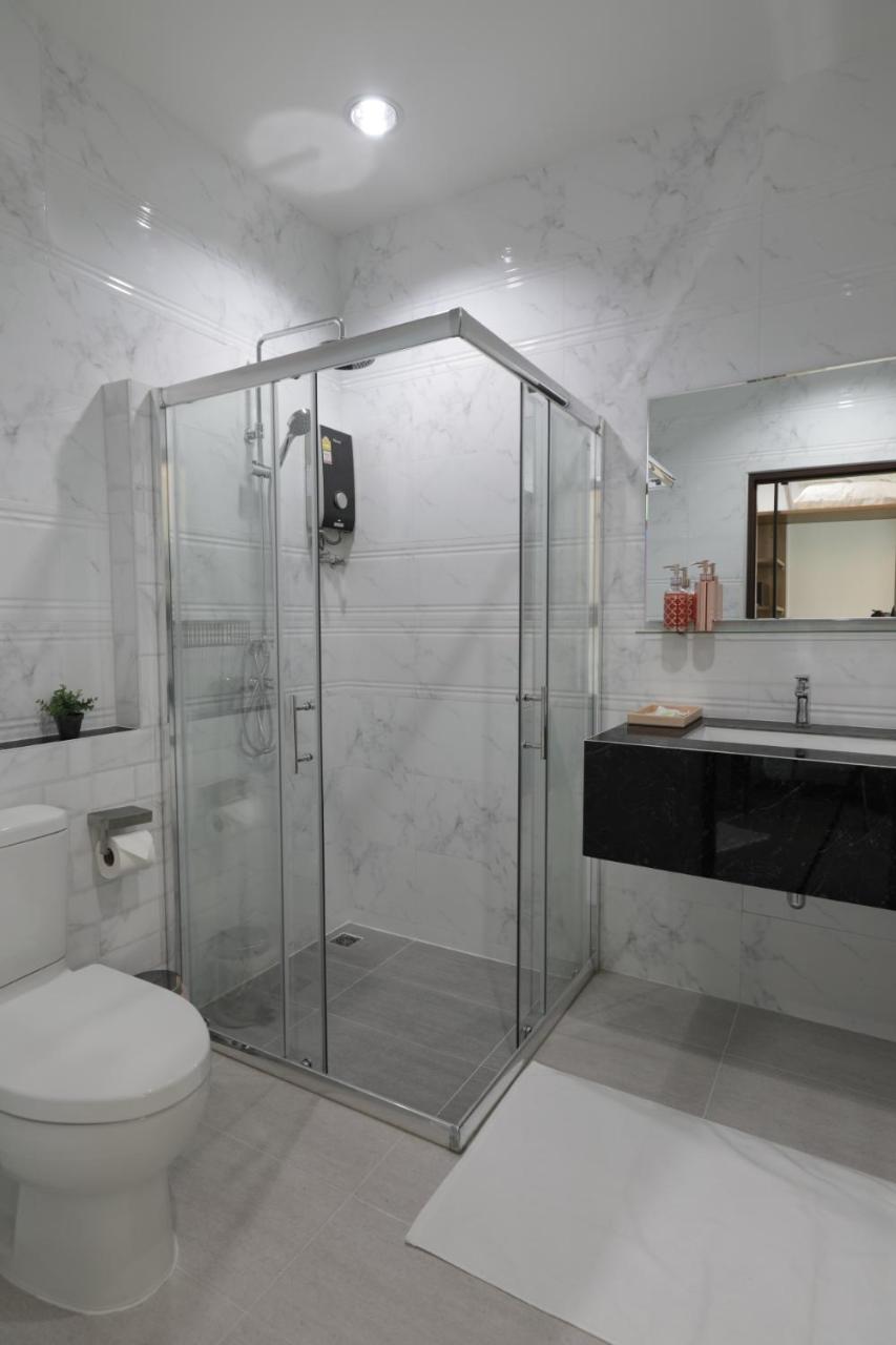 Superior King Room - Photo 9