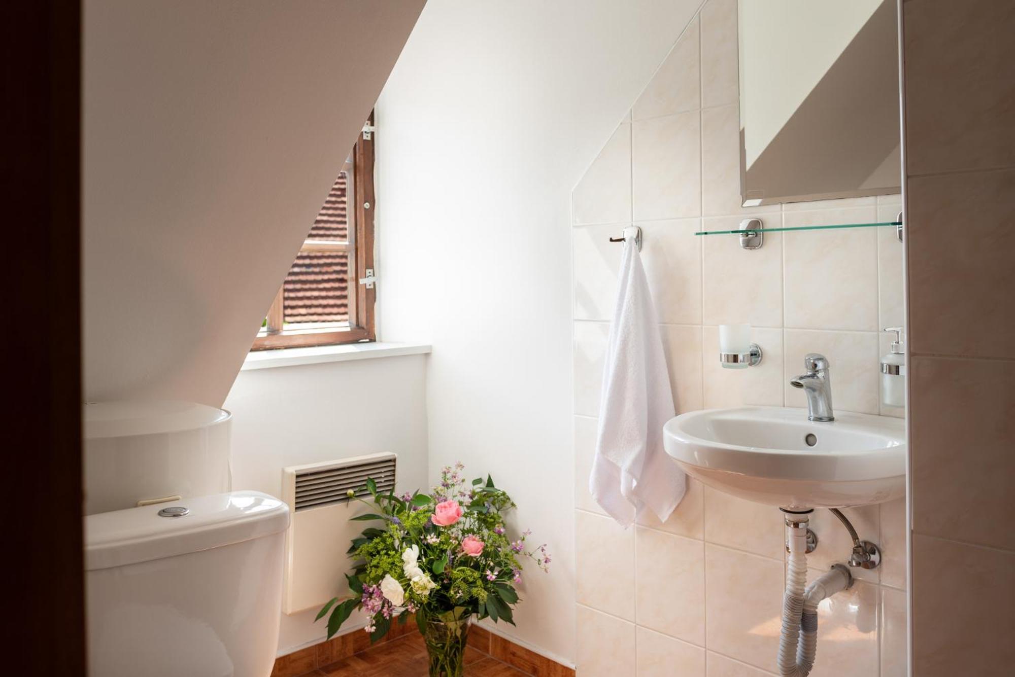 Double Room - Photo 3