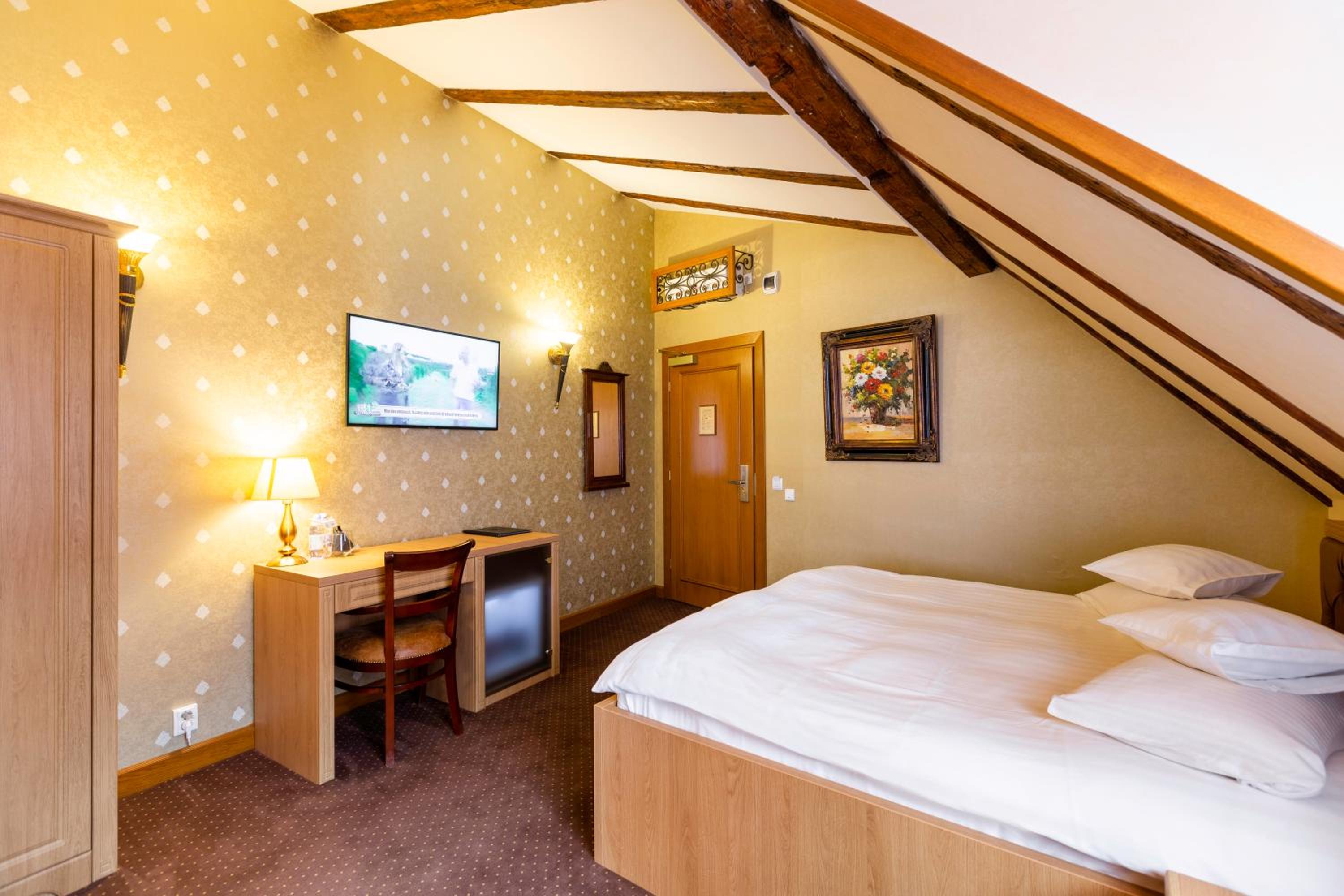 Double Room - Photo 9