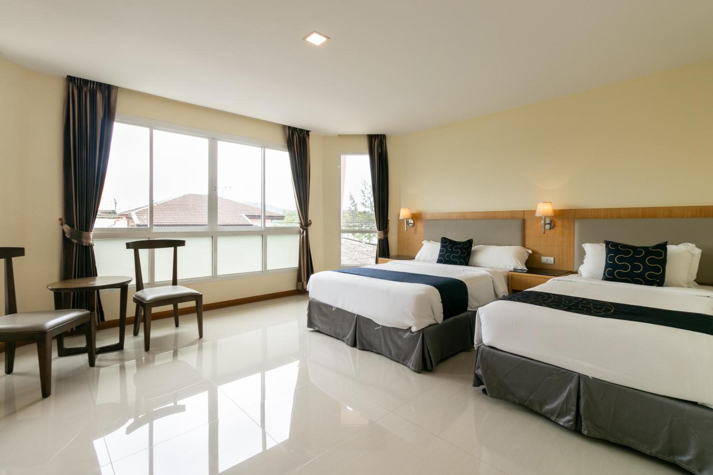 Superior Triple Room with Sea View - Photo 1