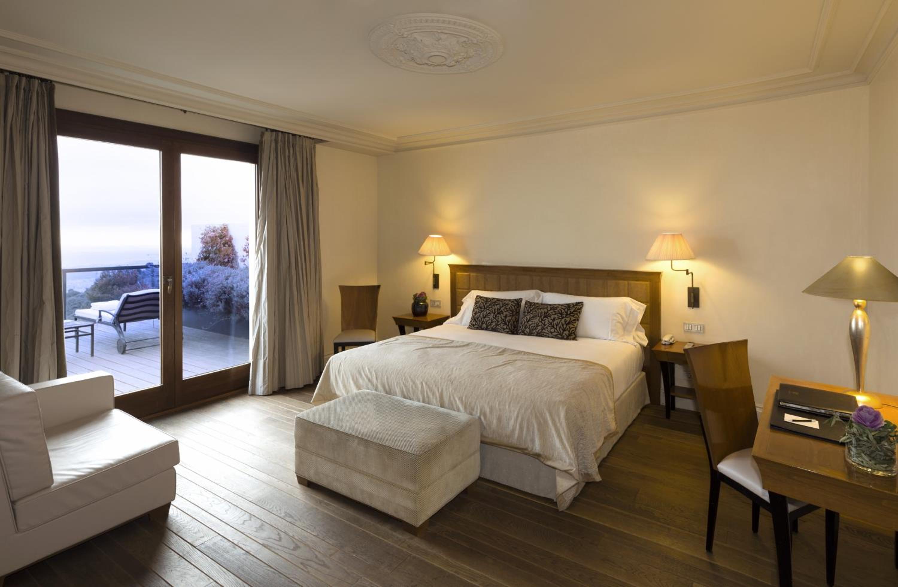 Habitación Doble Superior con Terraza y Vista a la Ciudad