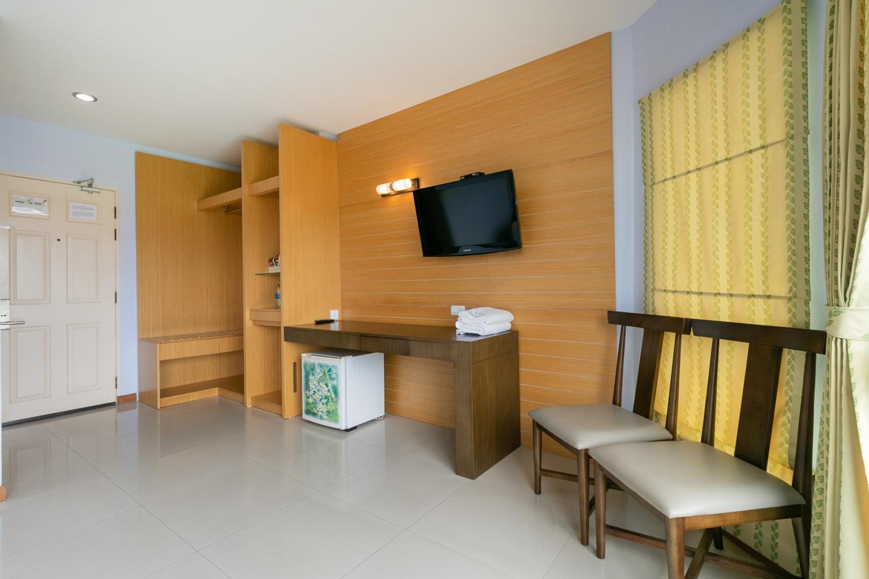 Standard Double Room - Photo 16