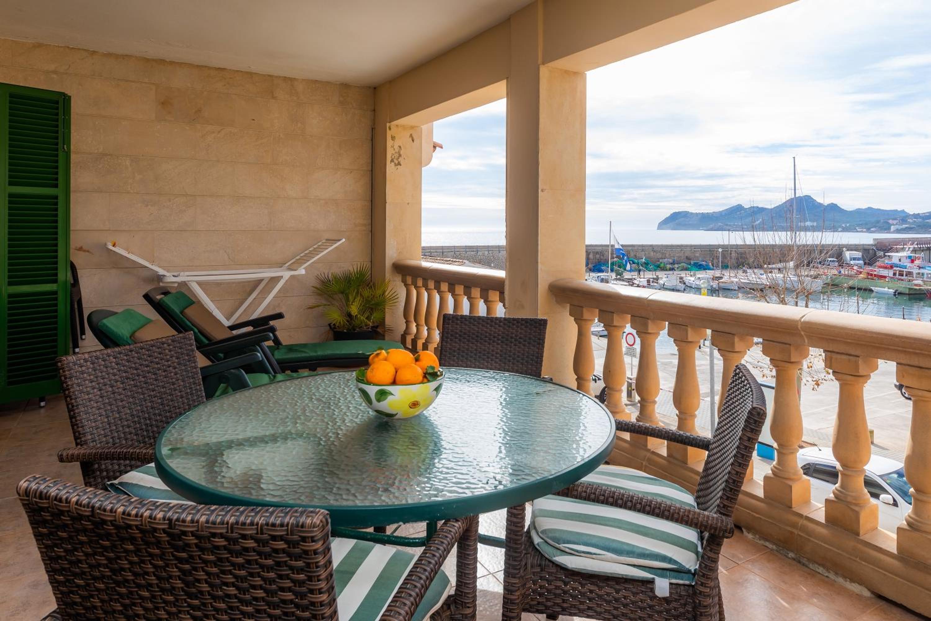 Two-Bedroom Deluxe Apartment with Ocean View photo 2
