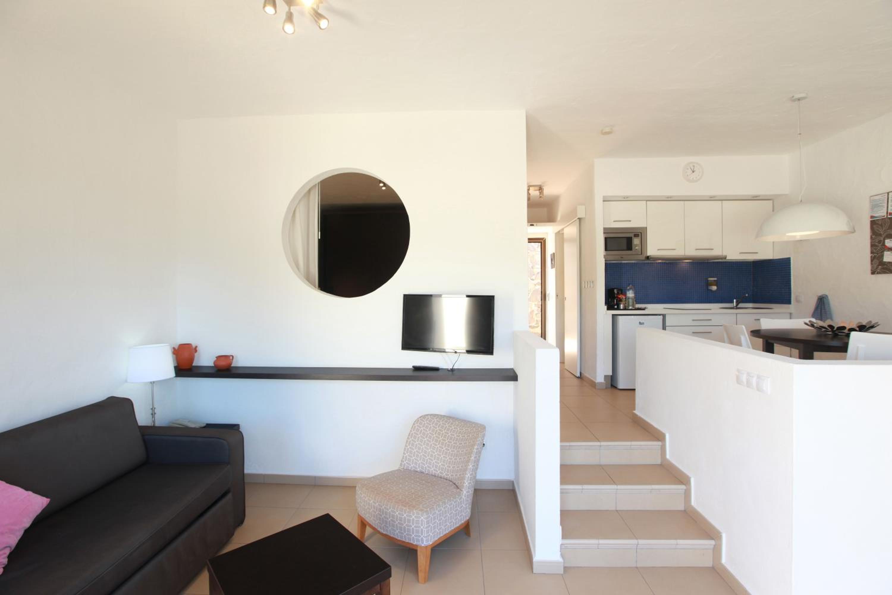 Studio (3 Adults) - Photo 1