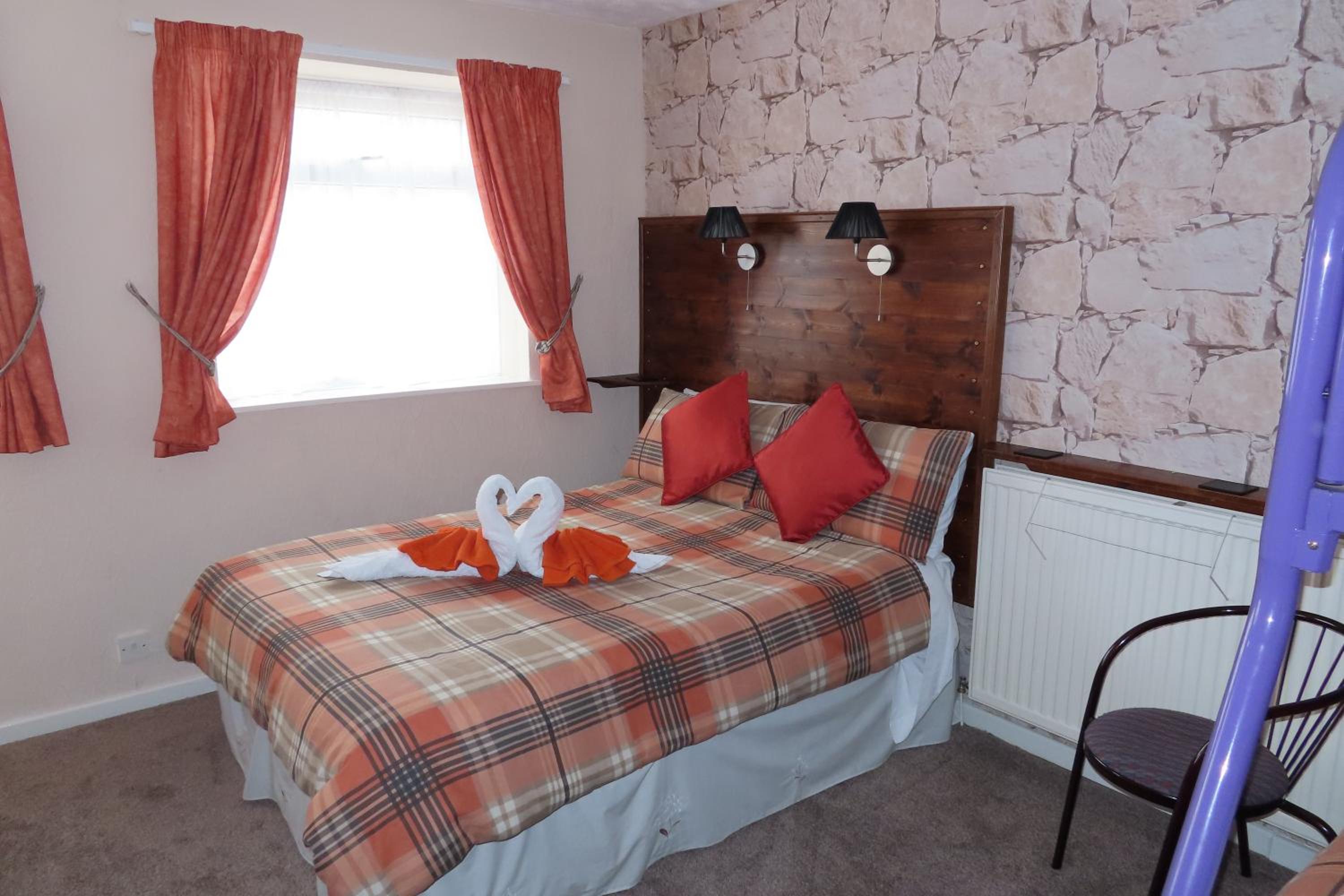Family Room (2 Adults + 2 Children)