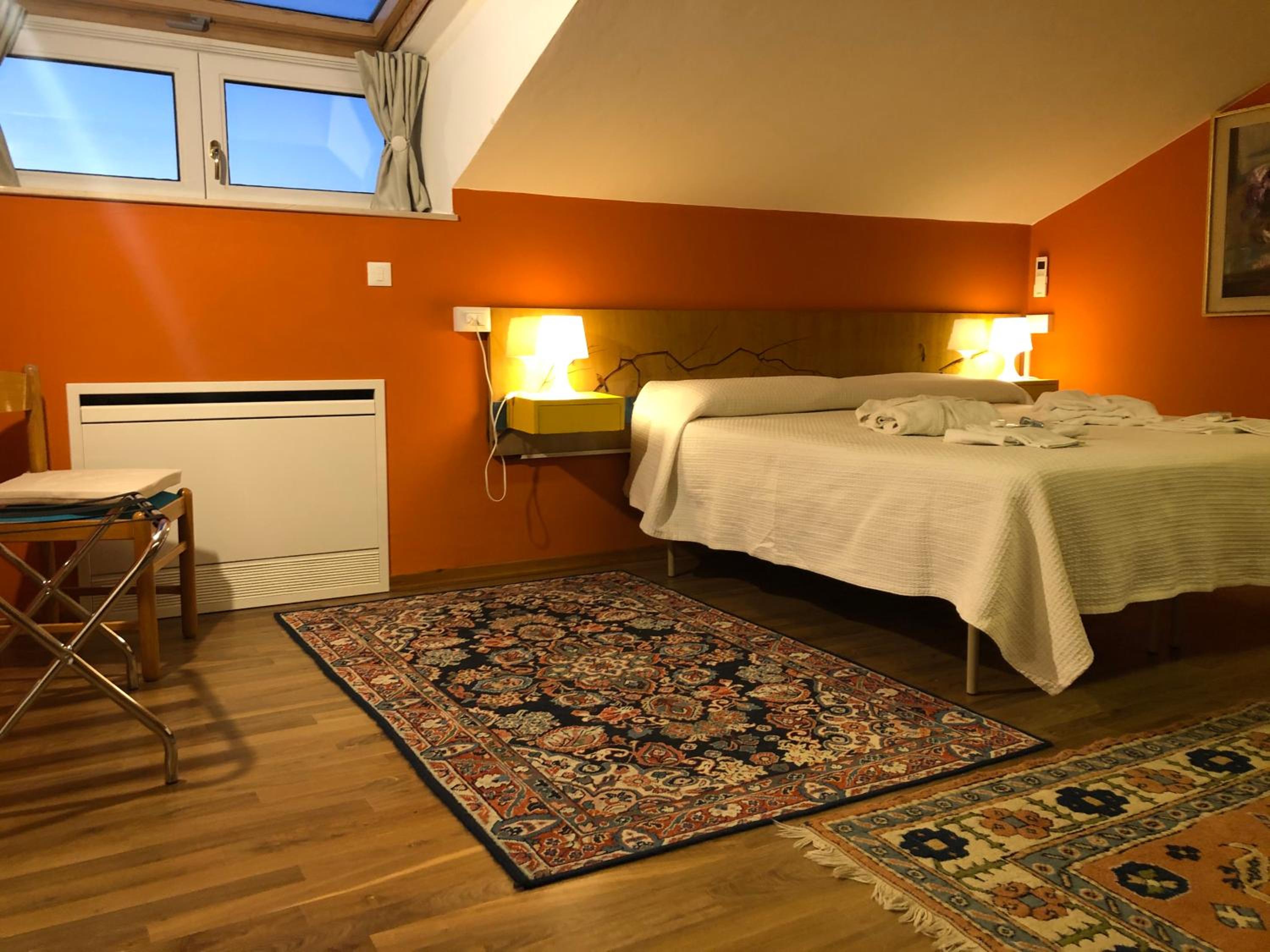 Double Room with Private Bathroom - Photo 2