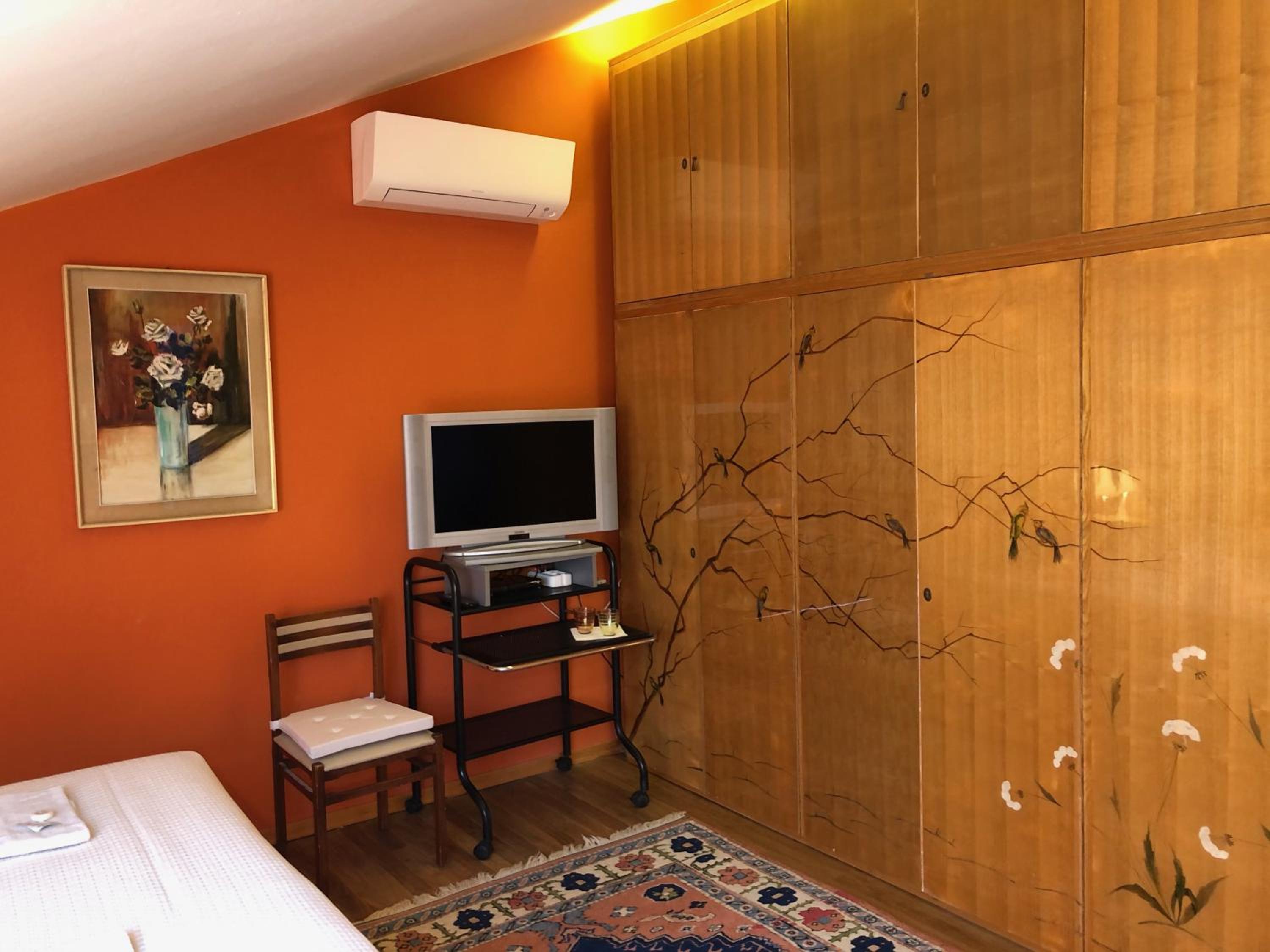 Double Room with Private Bathroom - Photo 7