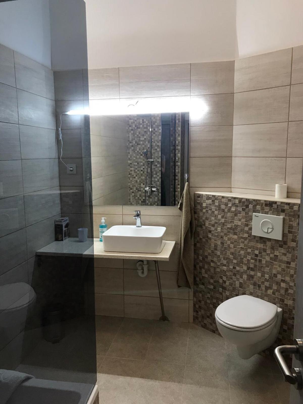 One-Bedroom Apartment - Photo 20