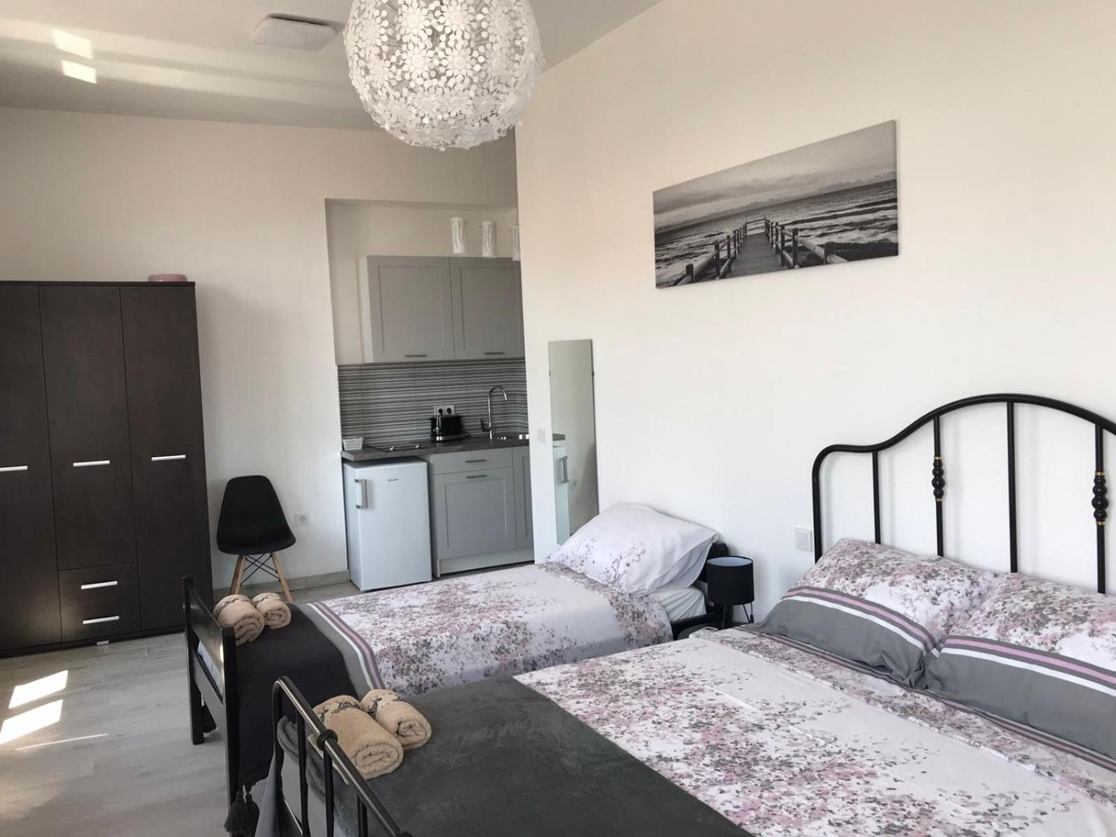 One-Bedroom Apartment - Photo 1