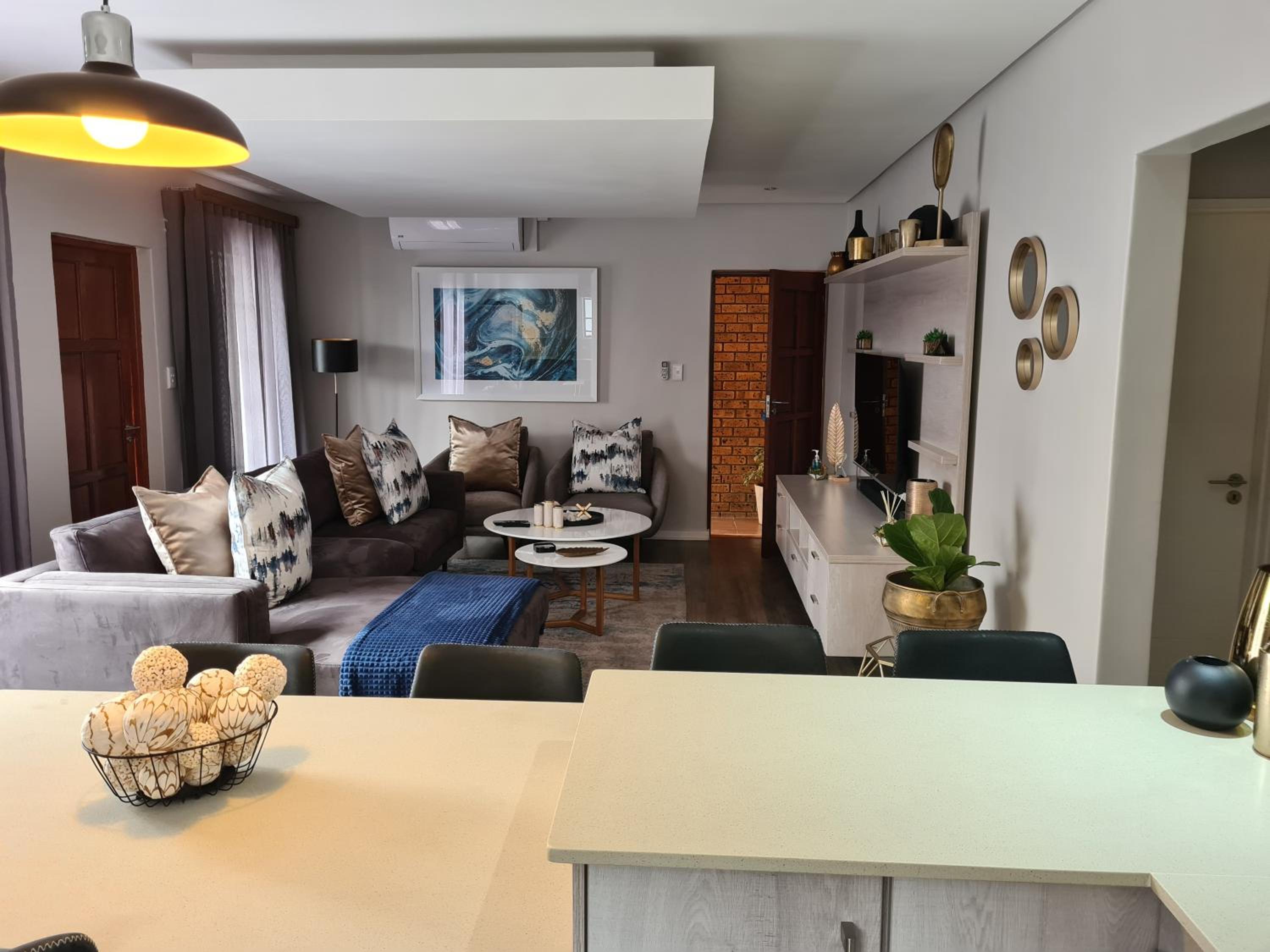 Two-Bedroom Apartment - Photo 24
