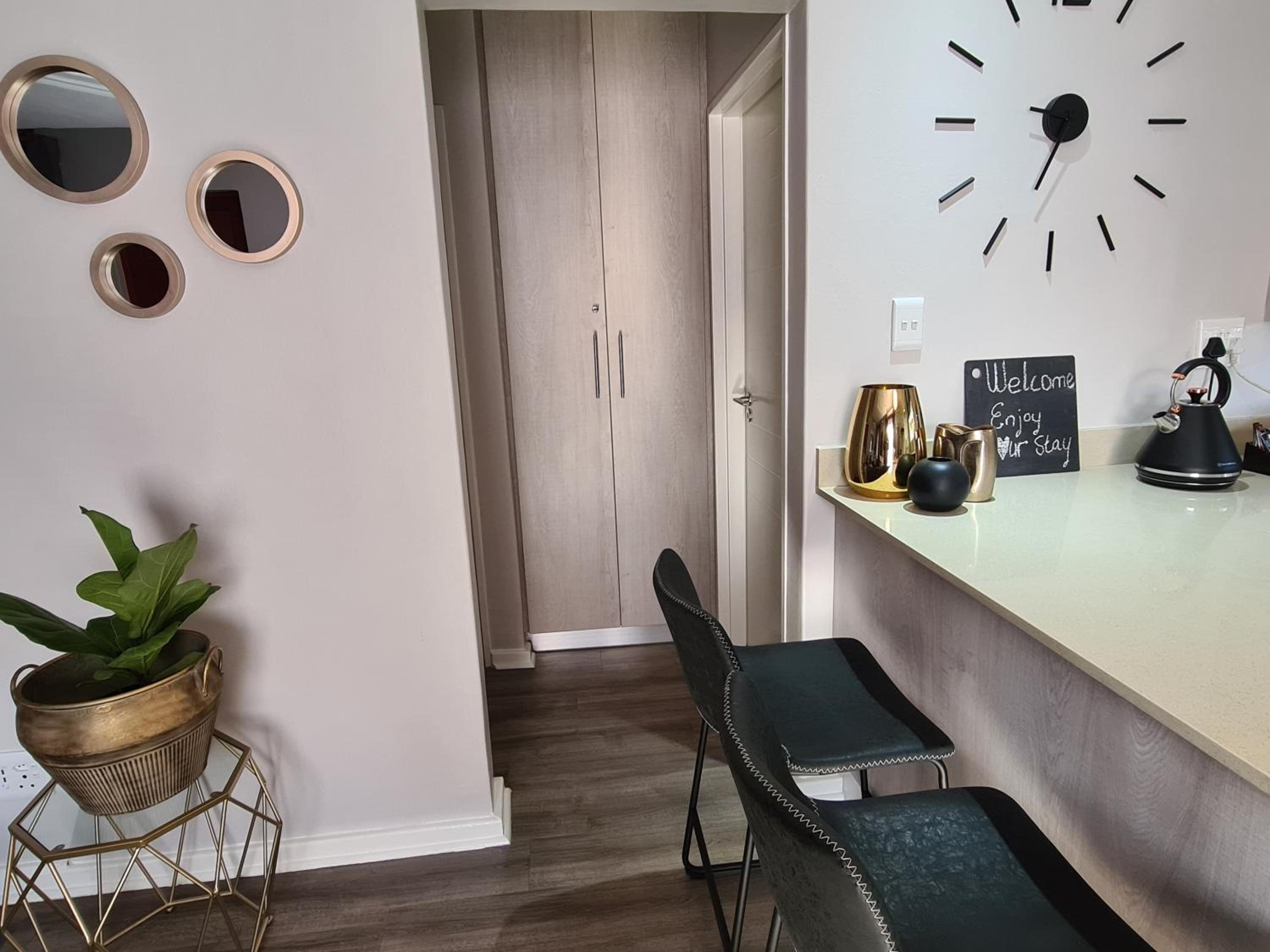 Two-Bedroom Apartment - Photo 15