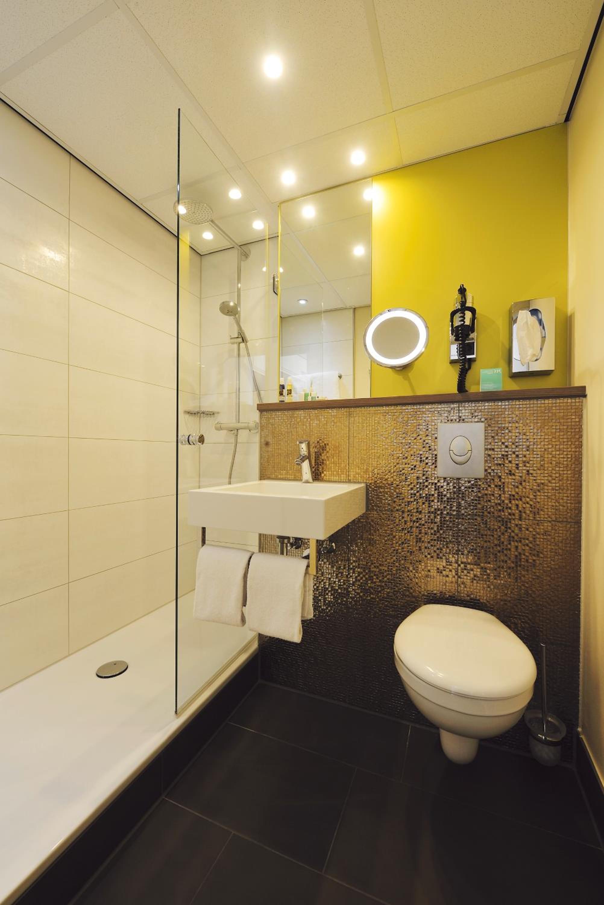 Standard Twin Room - Photo 4