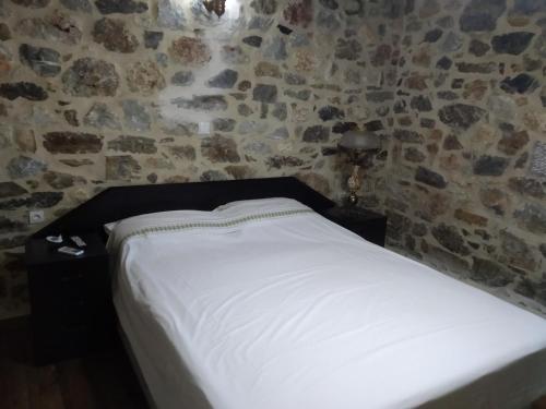 Two-Bedroom House - Photo 4