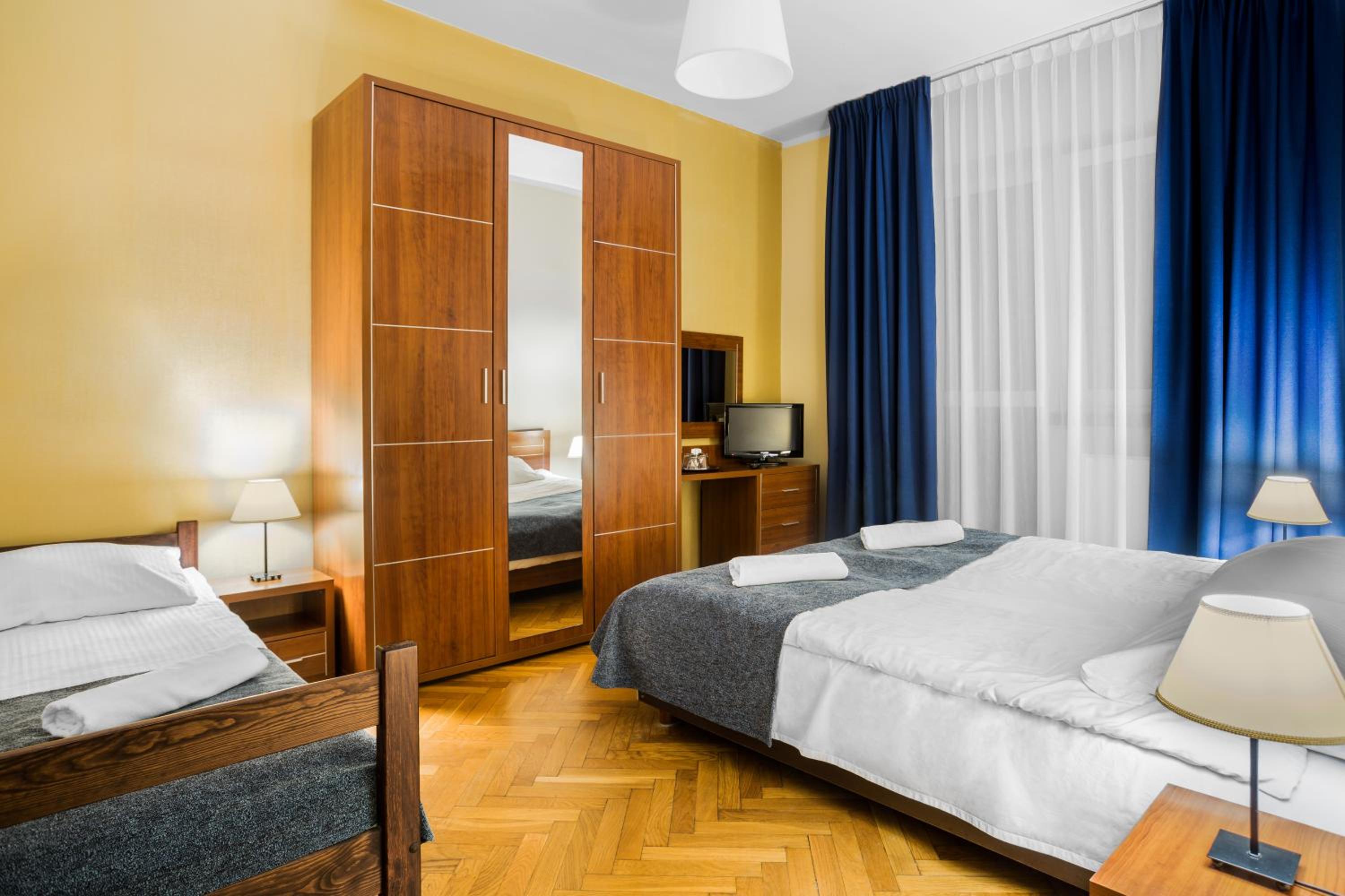Quadruple Room - Photo 1