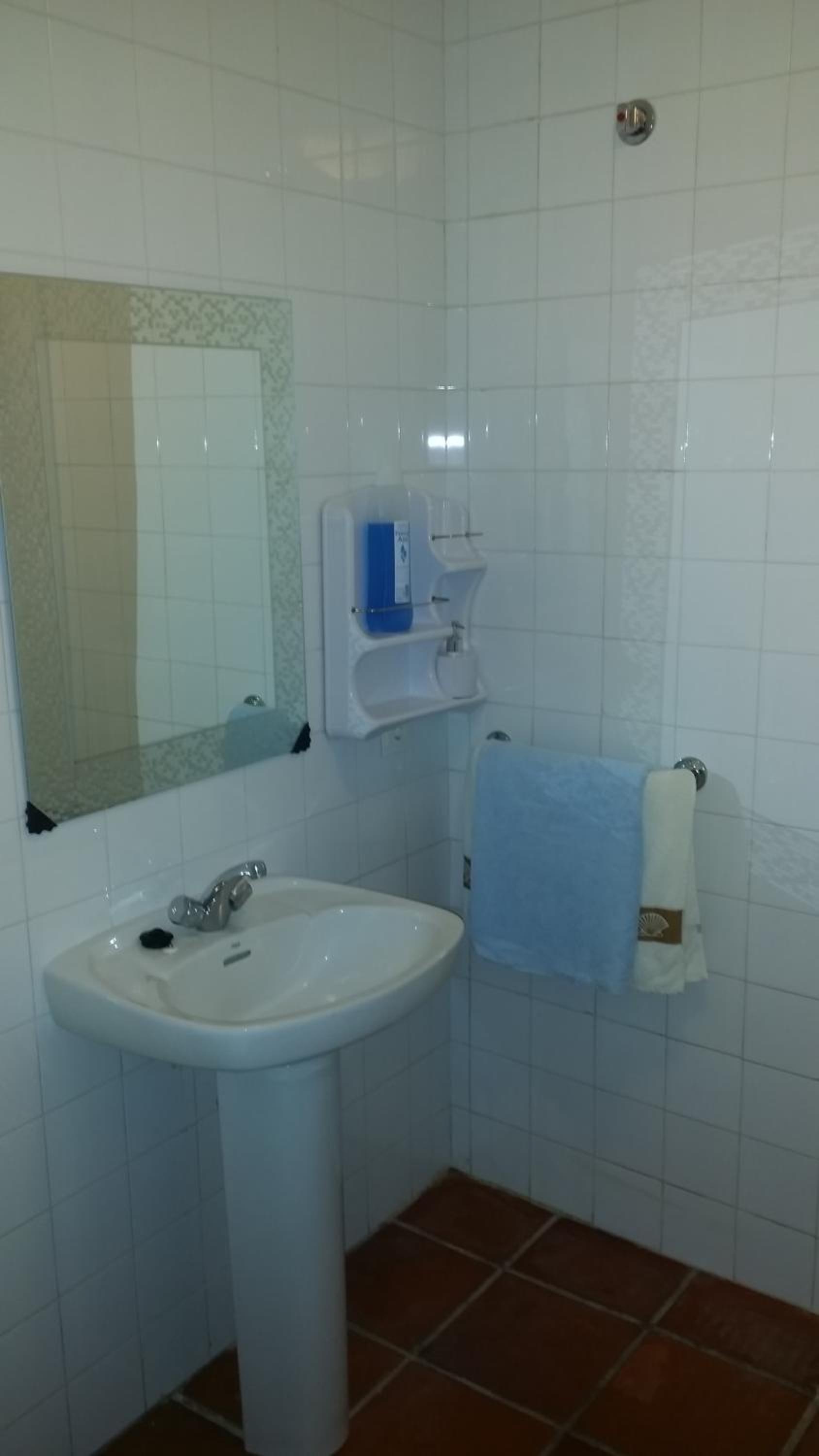 Two-Bedroom Apartment (4 Adults) - Photo 4