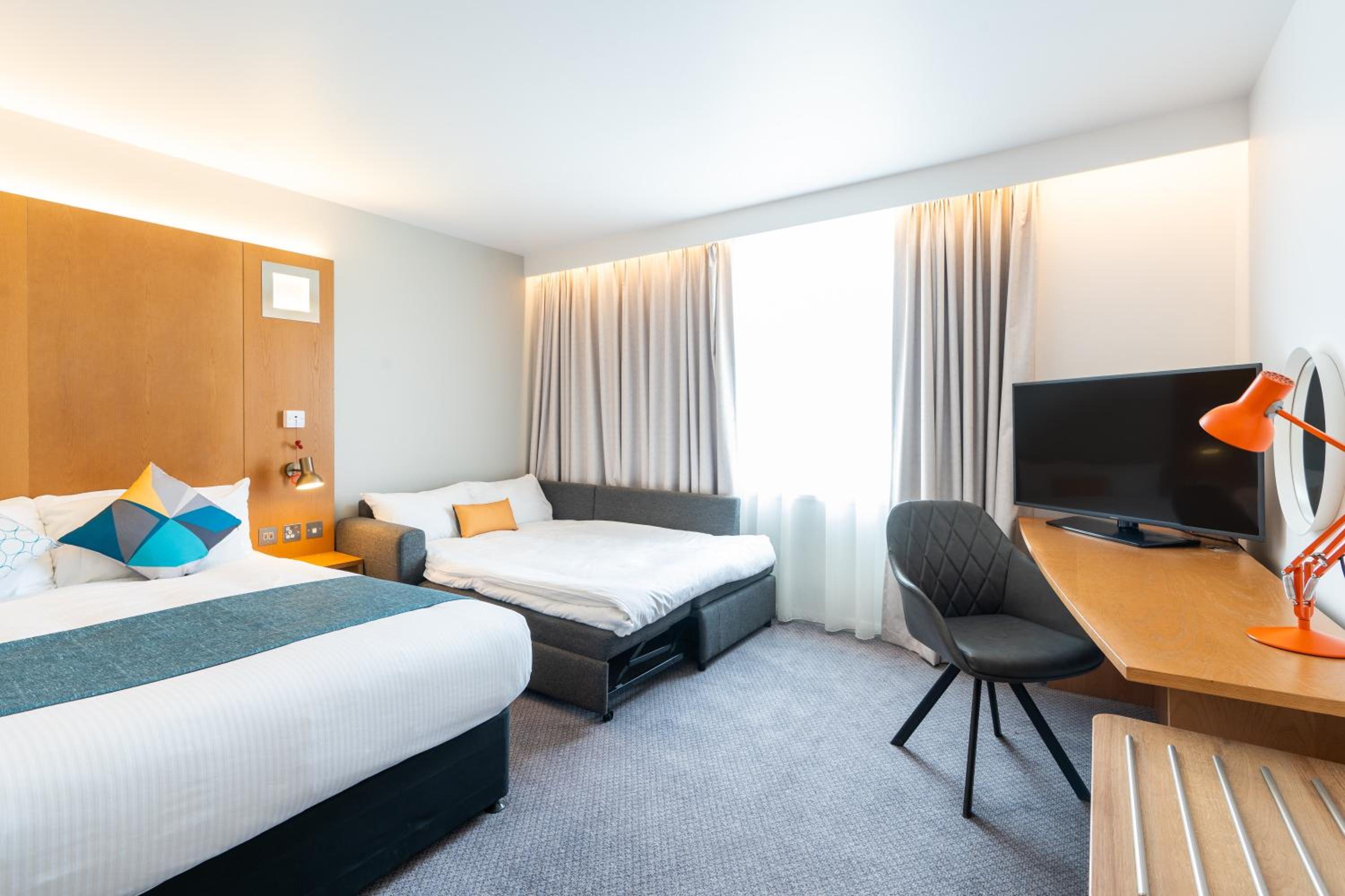 Premium Queen Room - Top Floor - Photo 2