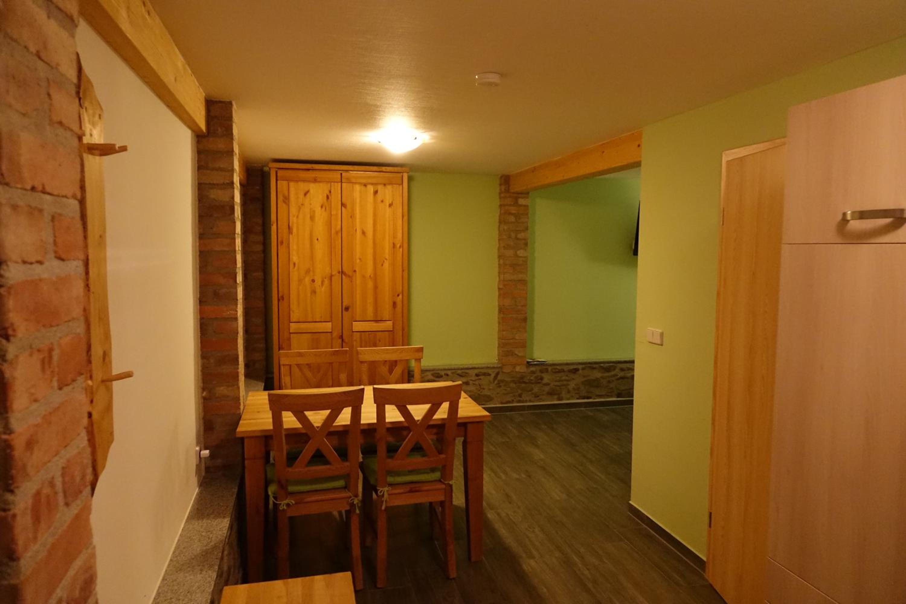 Apartment photo 2