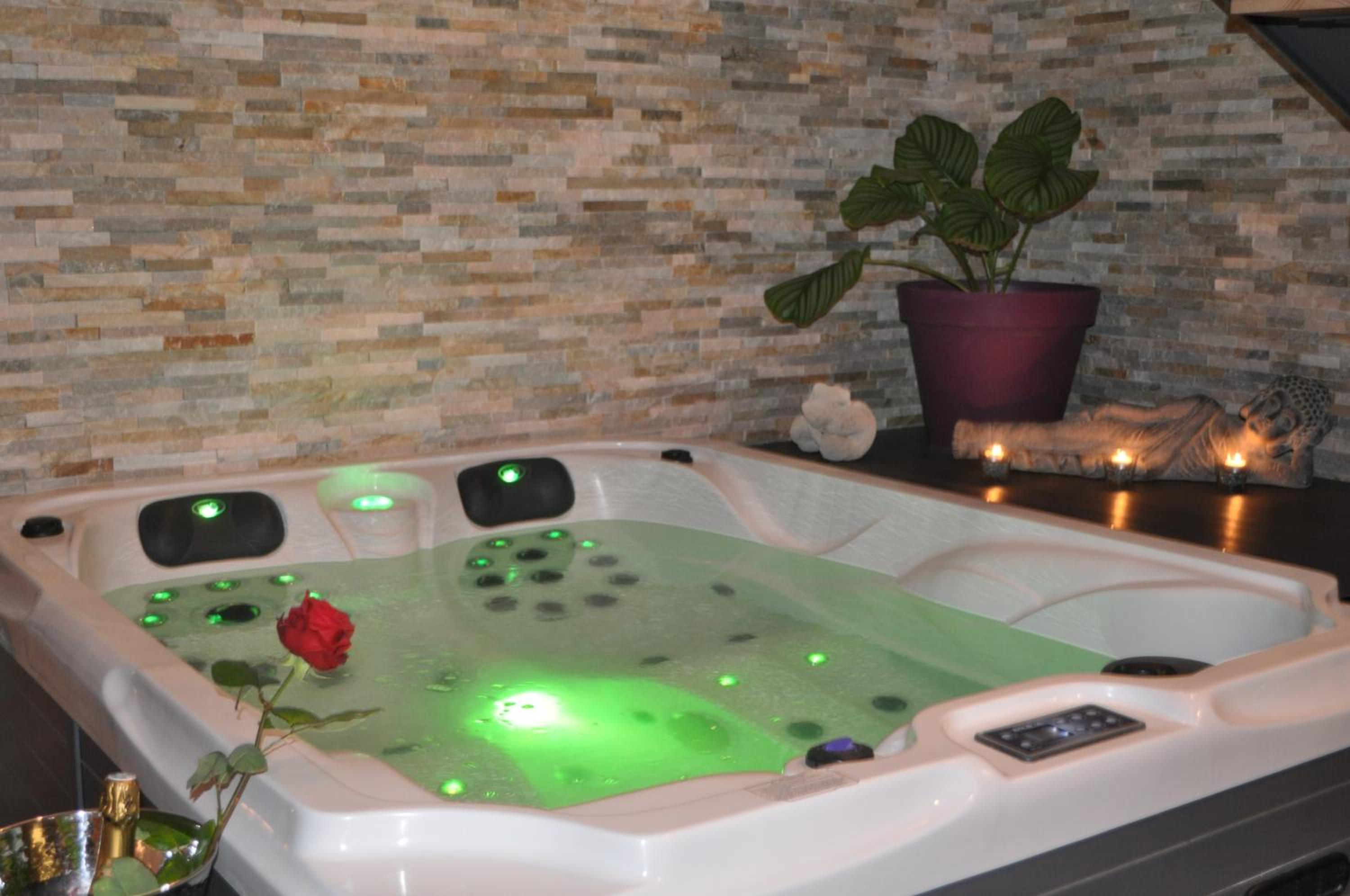 Queen Room with Spa Bath - Photo 4