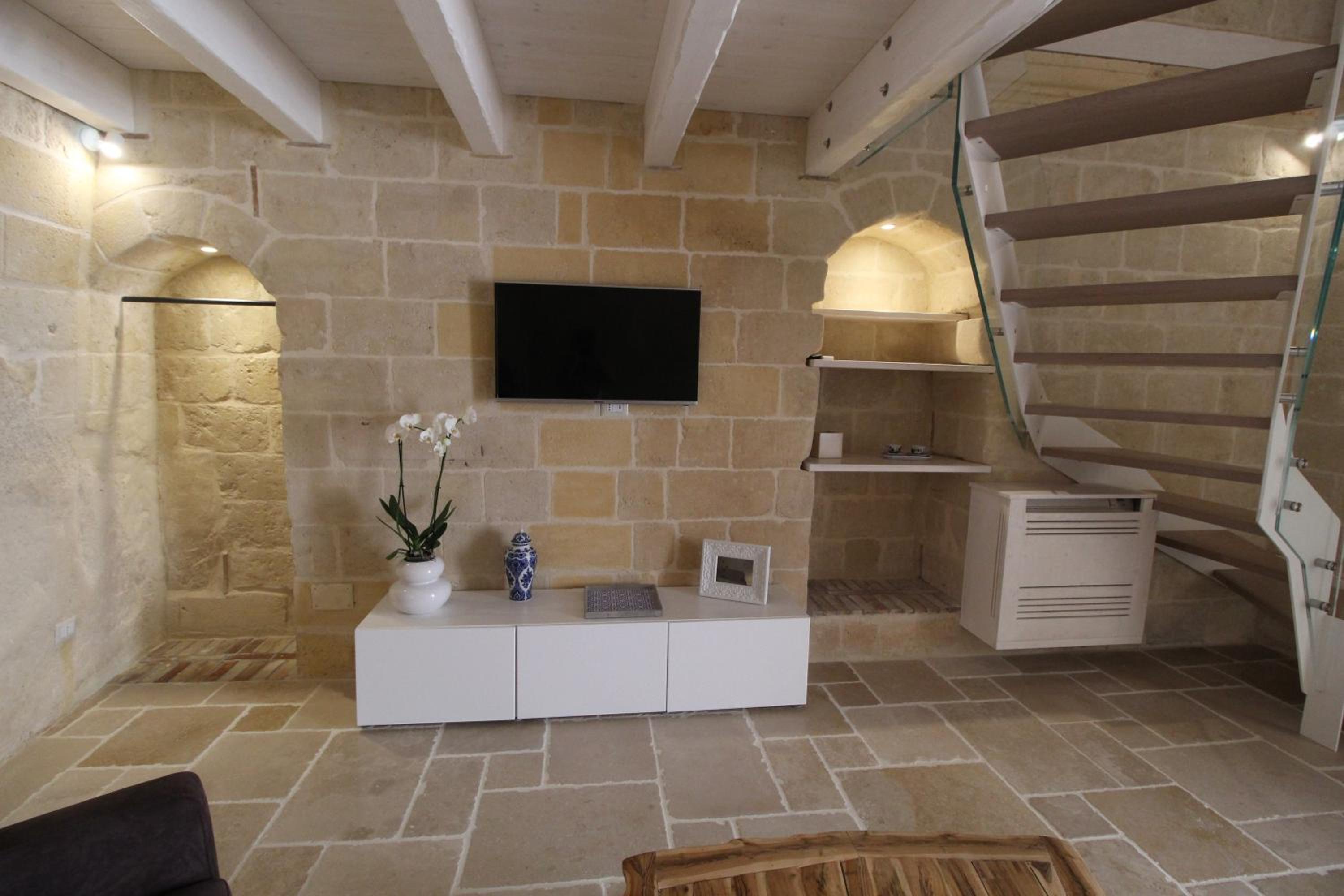 One-Bedroom House - Photo 5