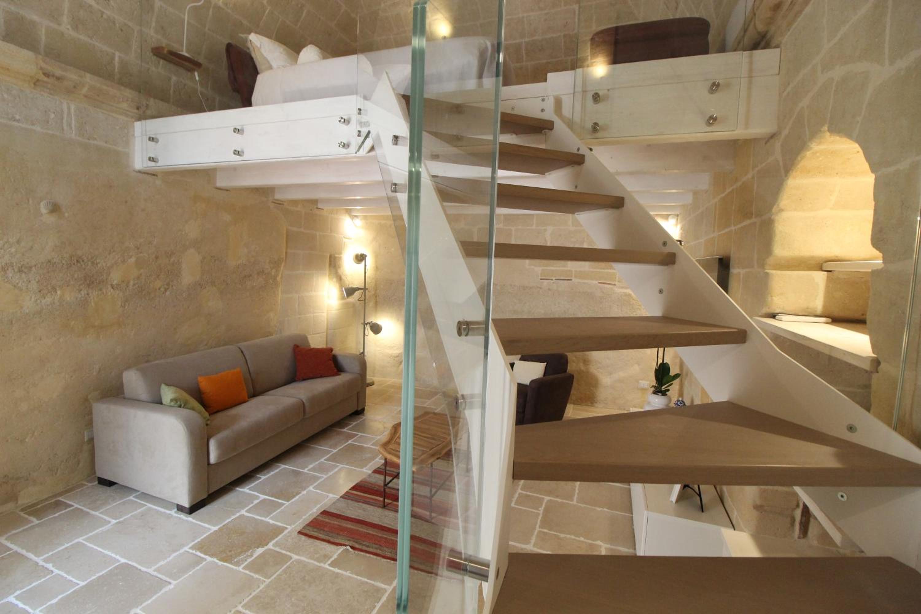 One-Bedroom House - Photo 6