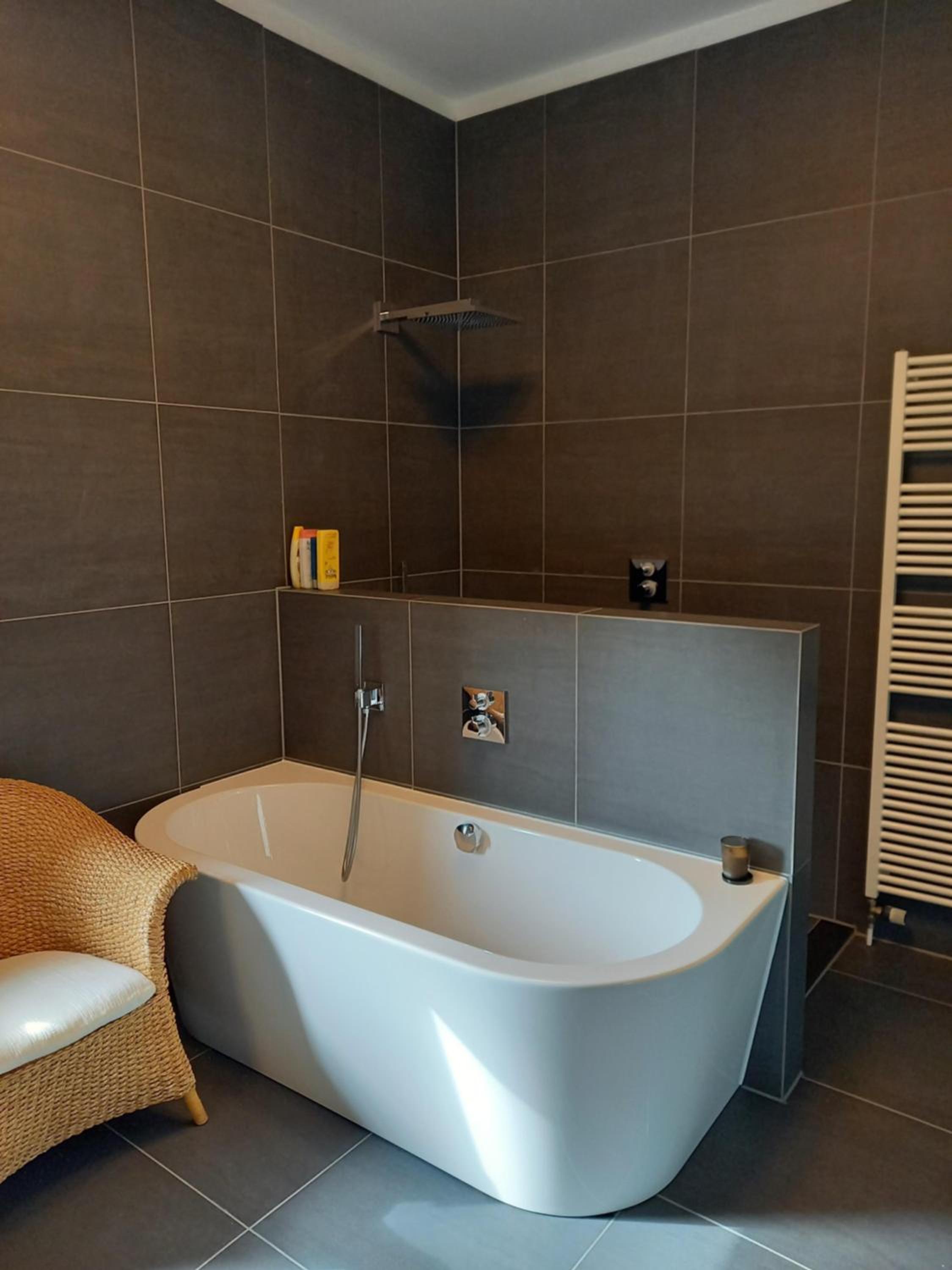 Large Double Room - Photo 18