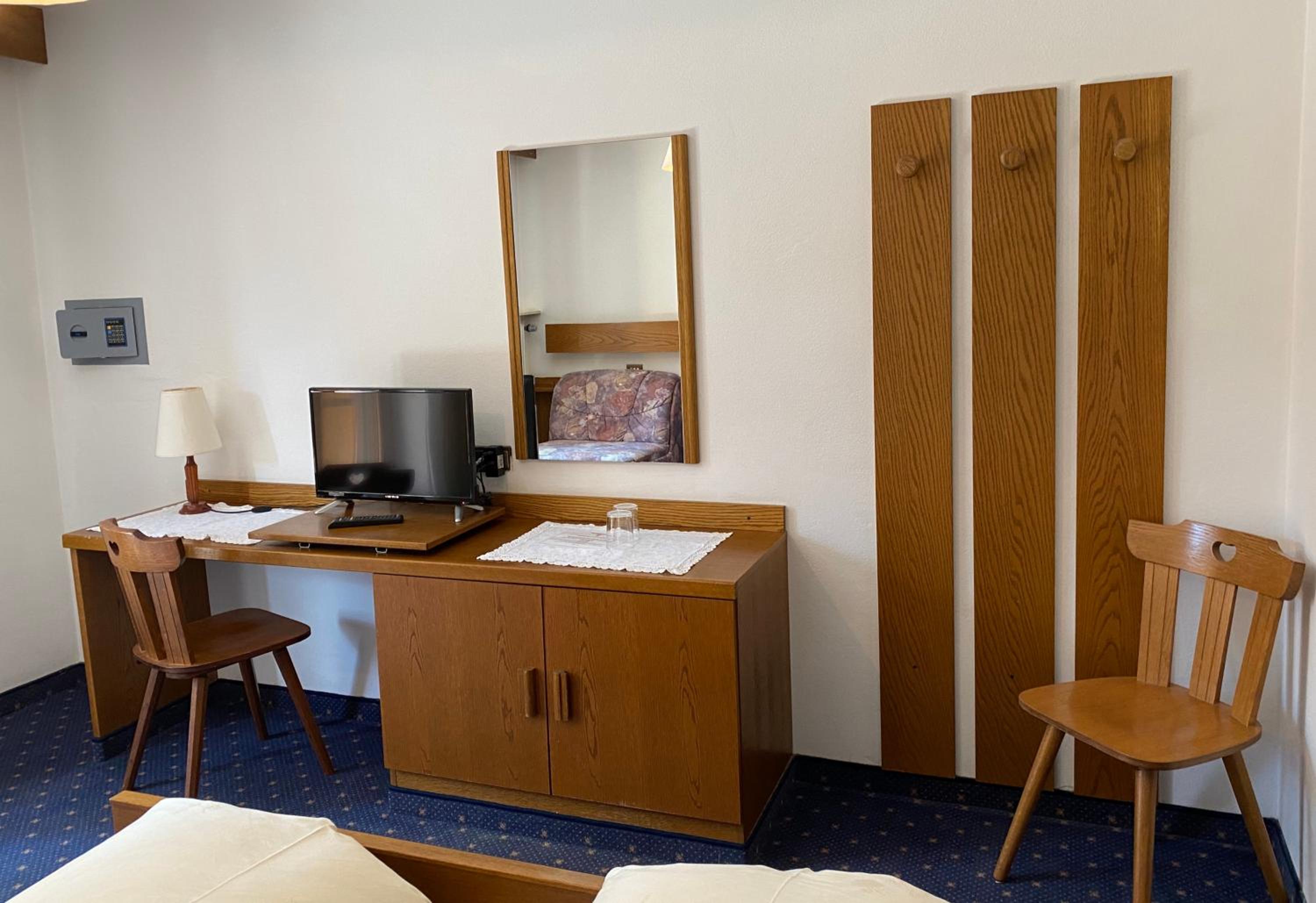 Double Room - Photo 9