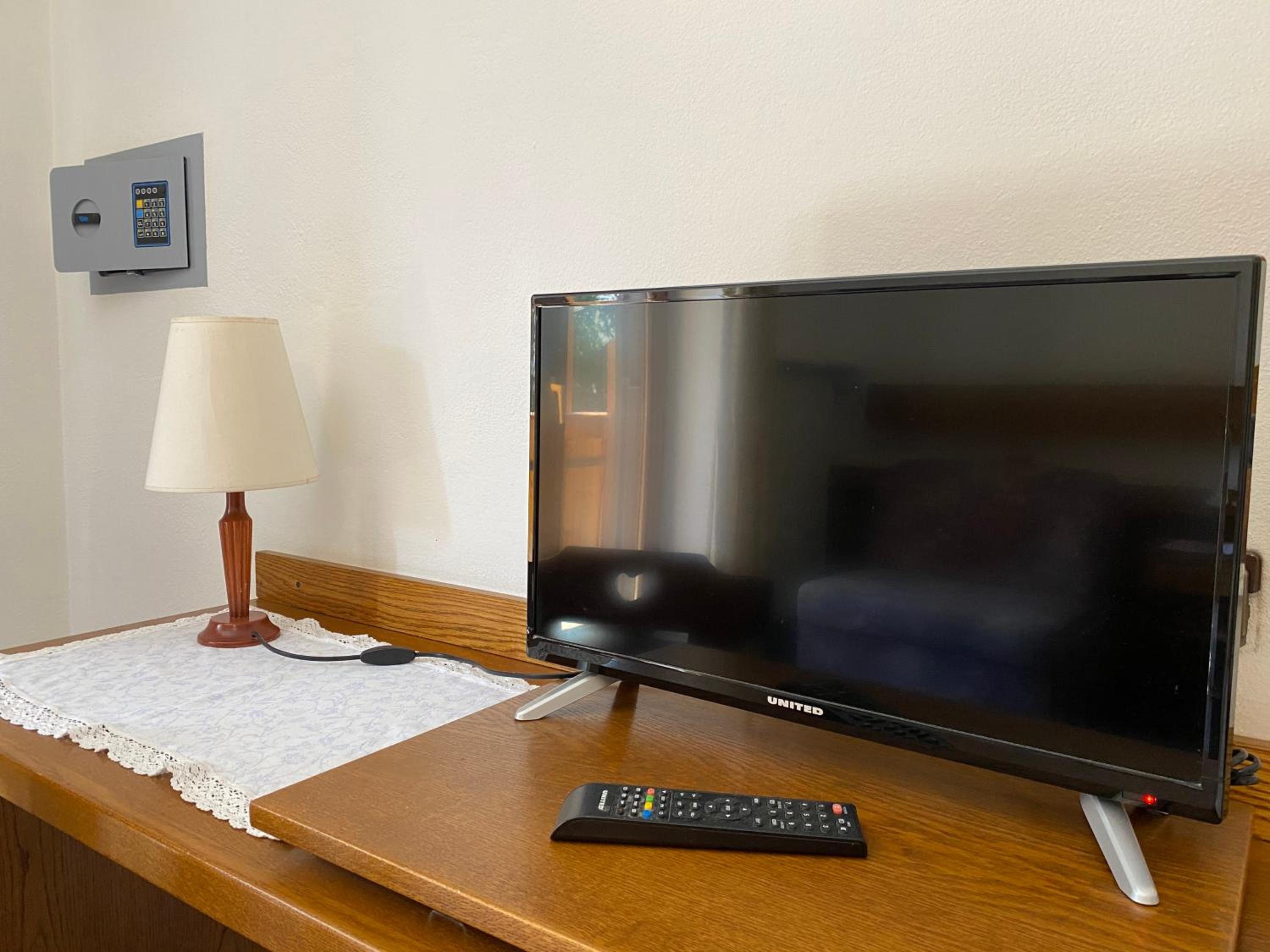 Double Room - Photo 2