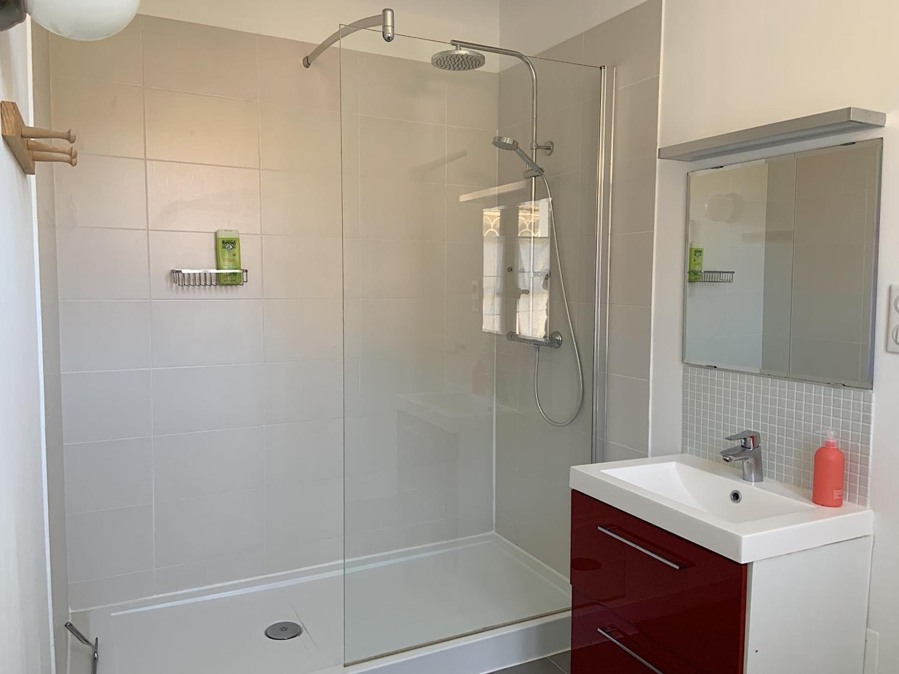 Twin Room - Photo 7
