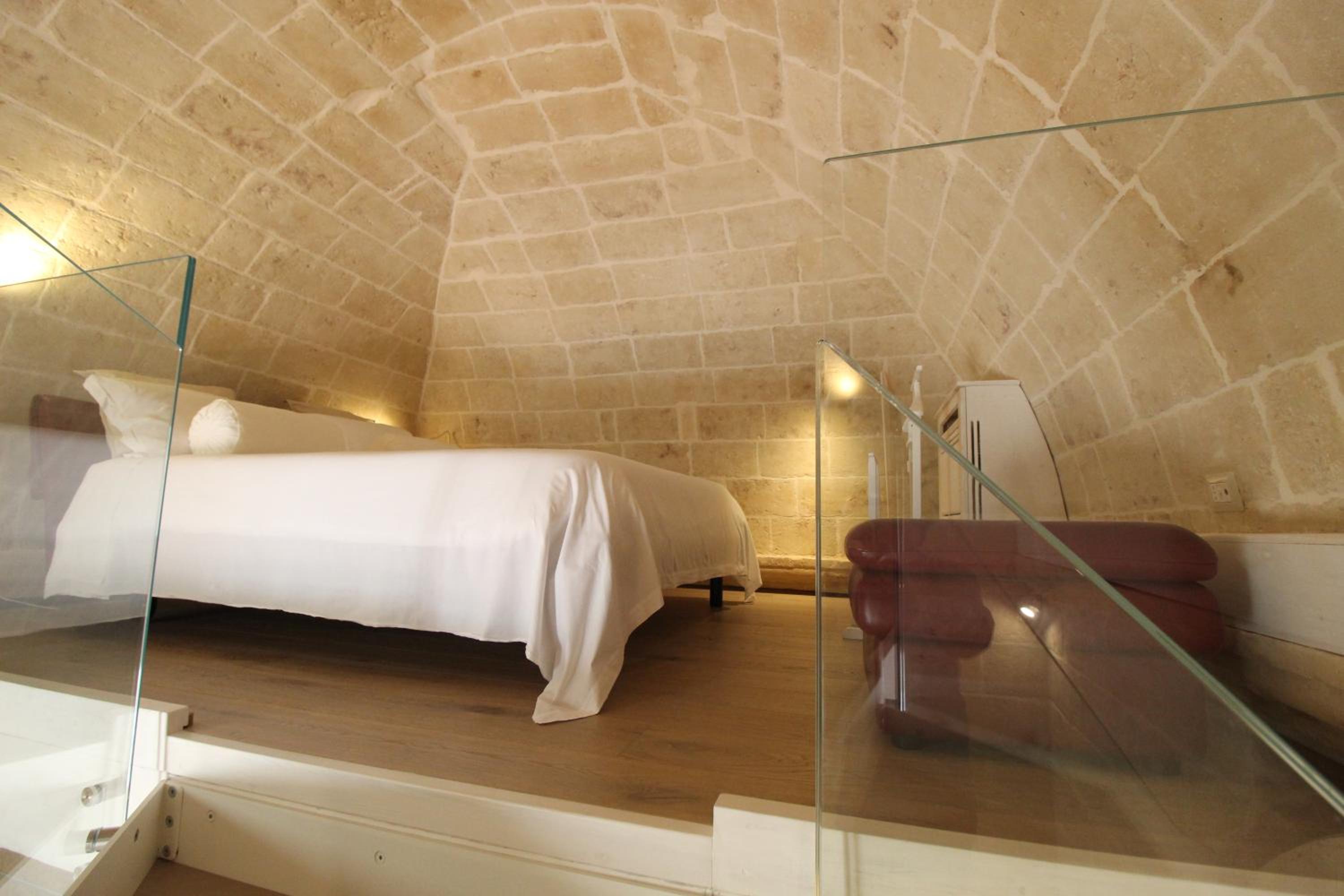 One-Bedroom House - Photo 9