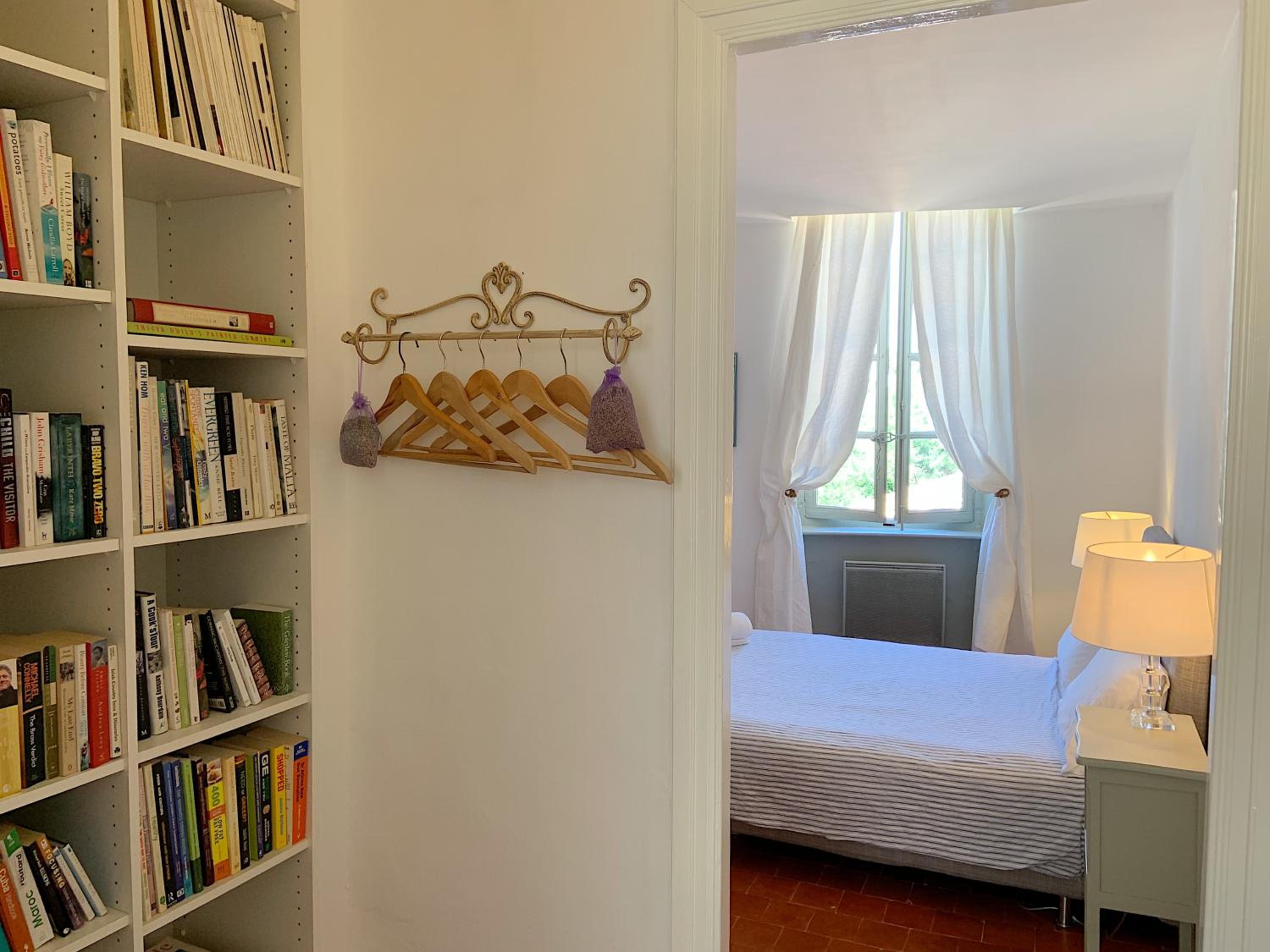 Double Room - Photo 5