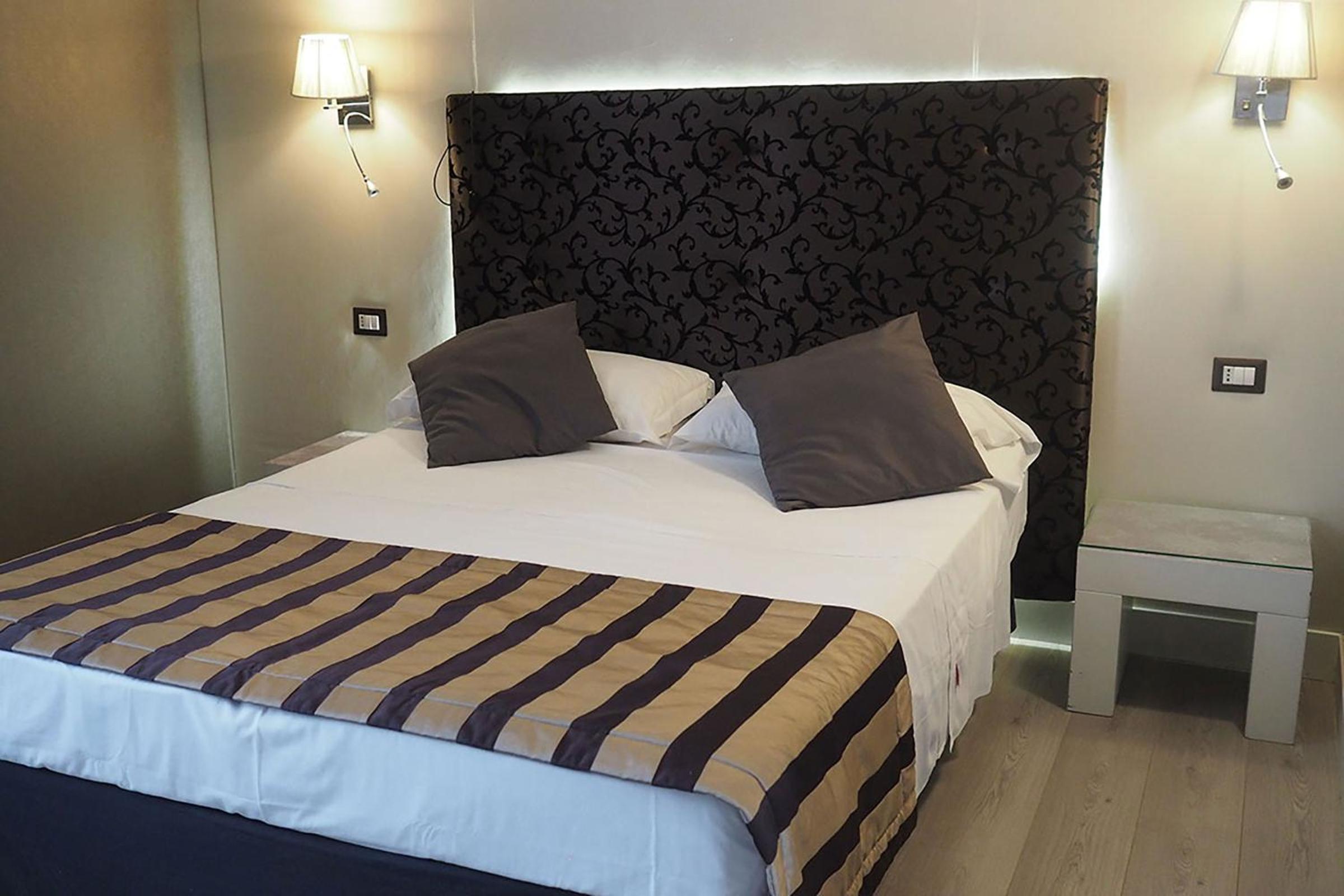 Budget Double Room photo 2