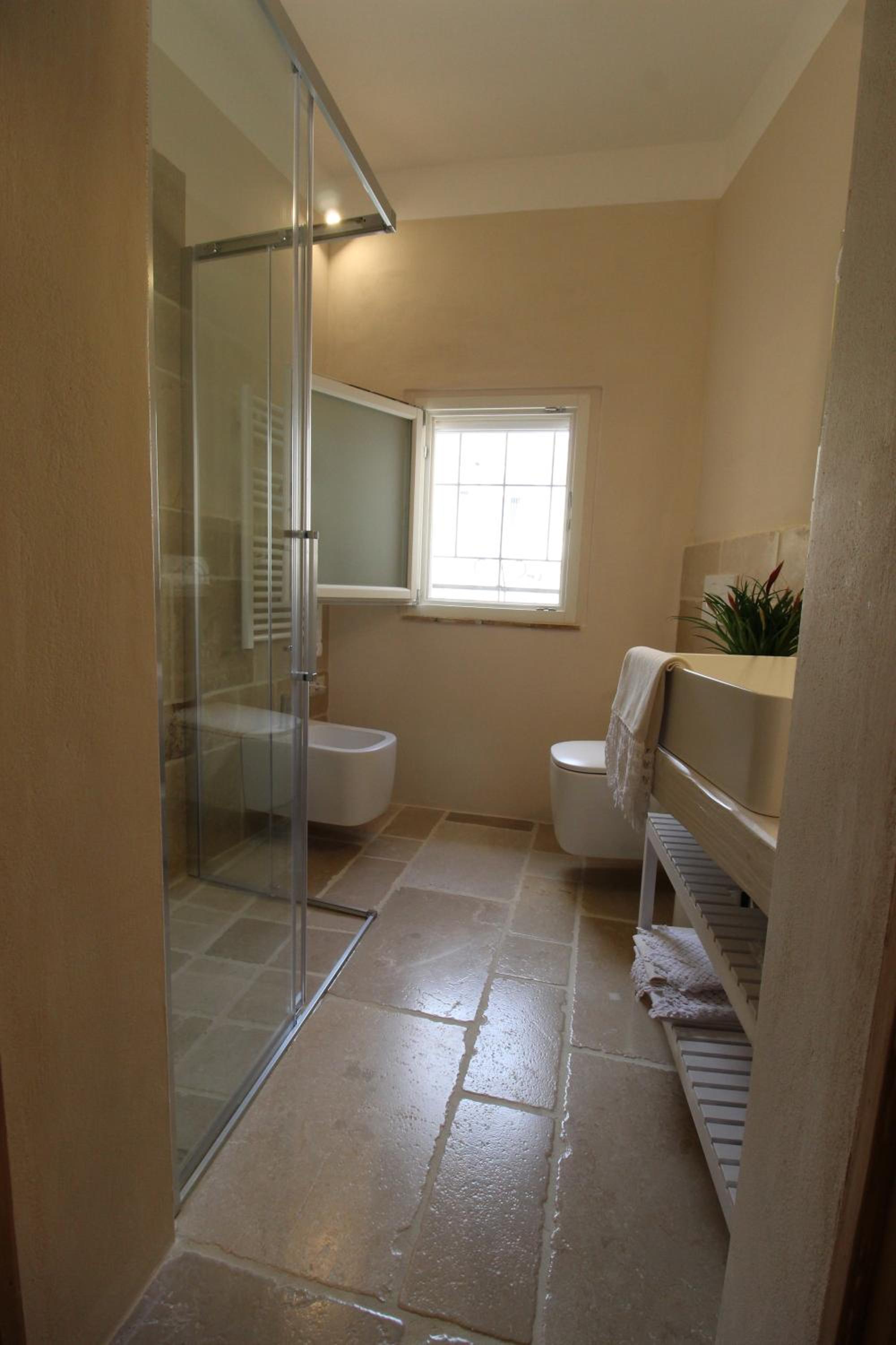 One-Bedroom House - Photo 19