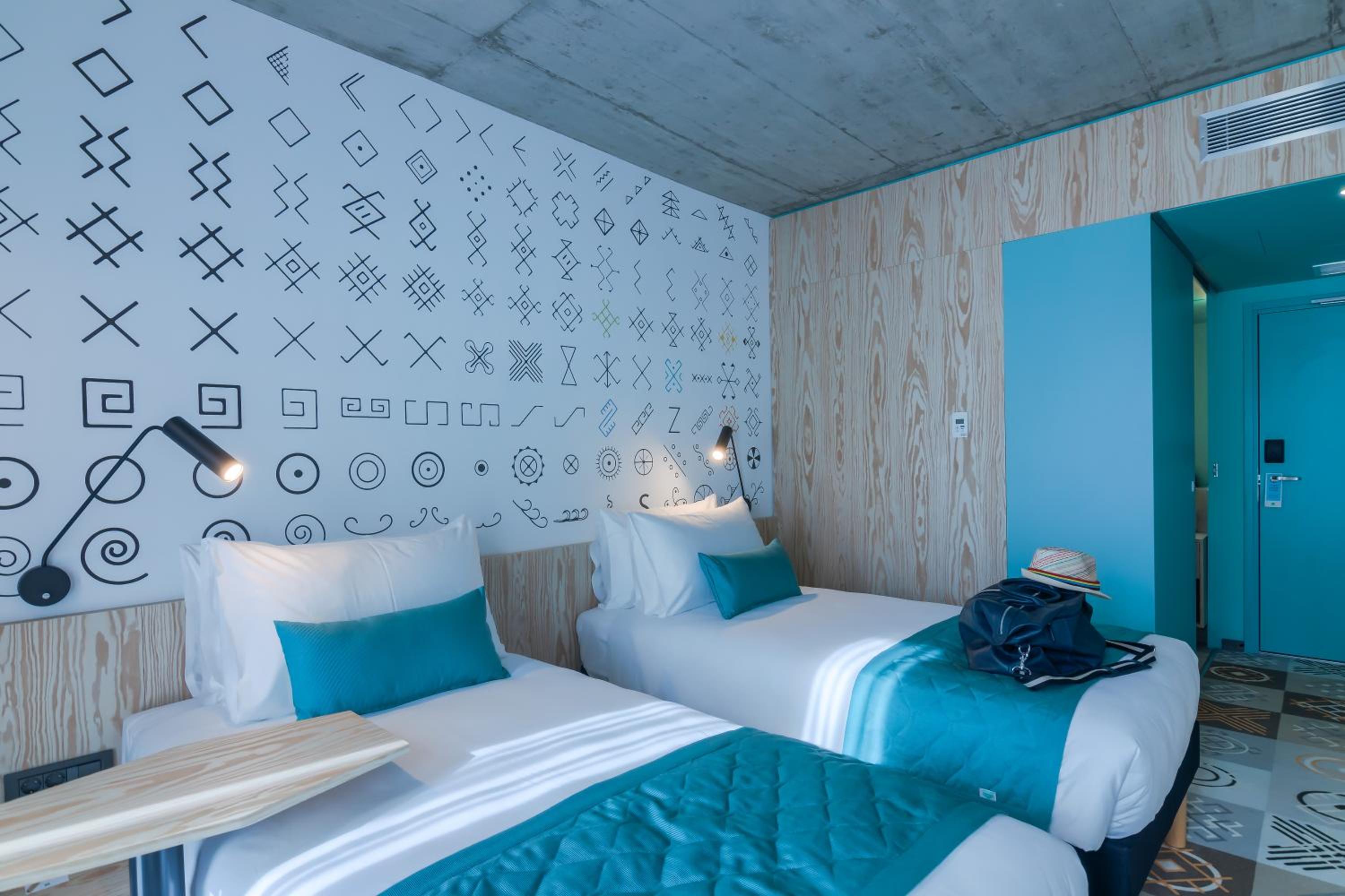 Standard Twin Room - Photo 5