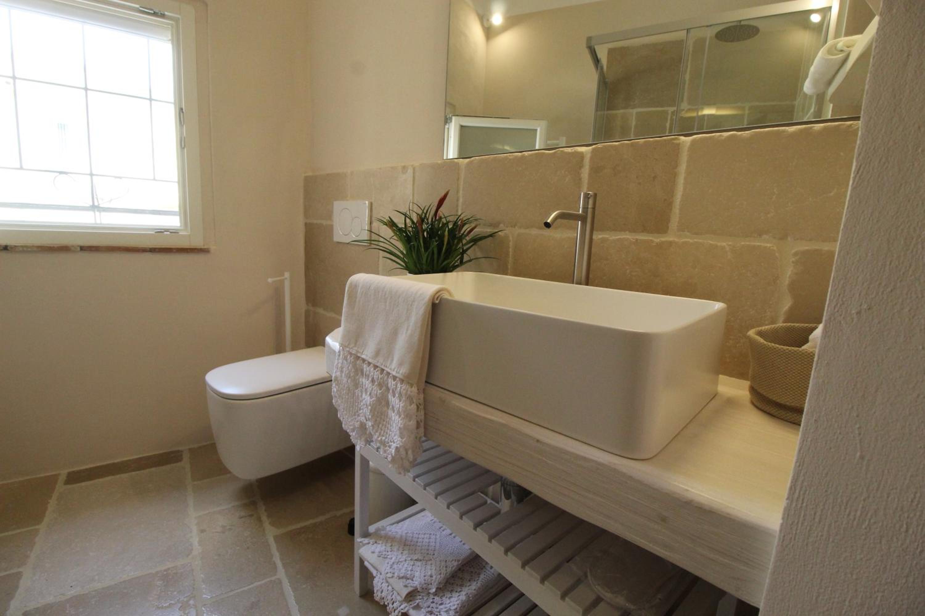 One-Bedroom House - Photo 17