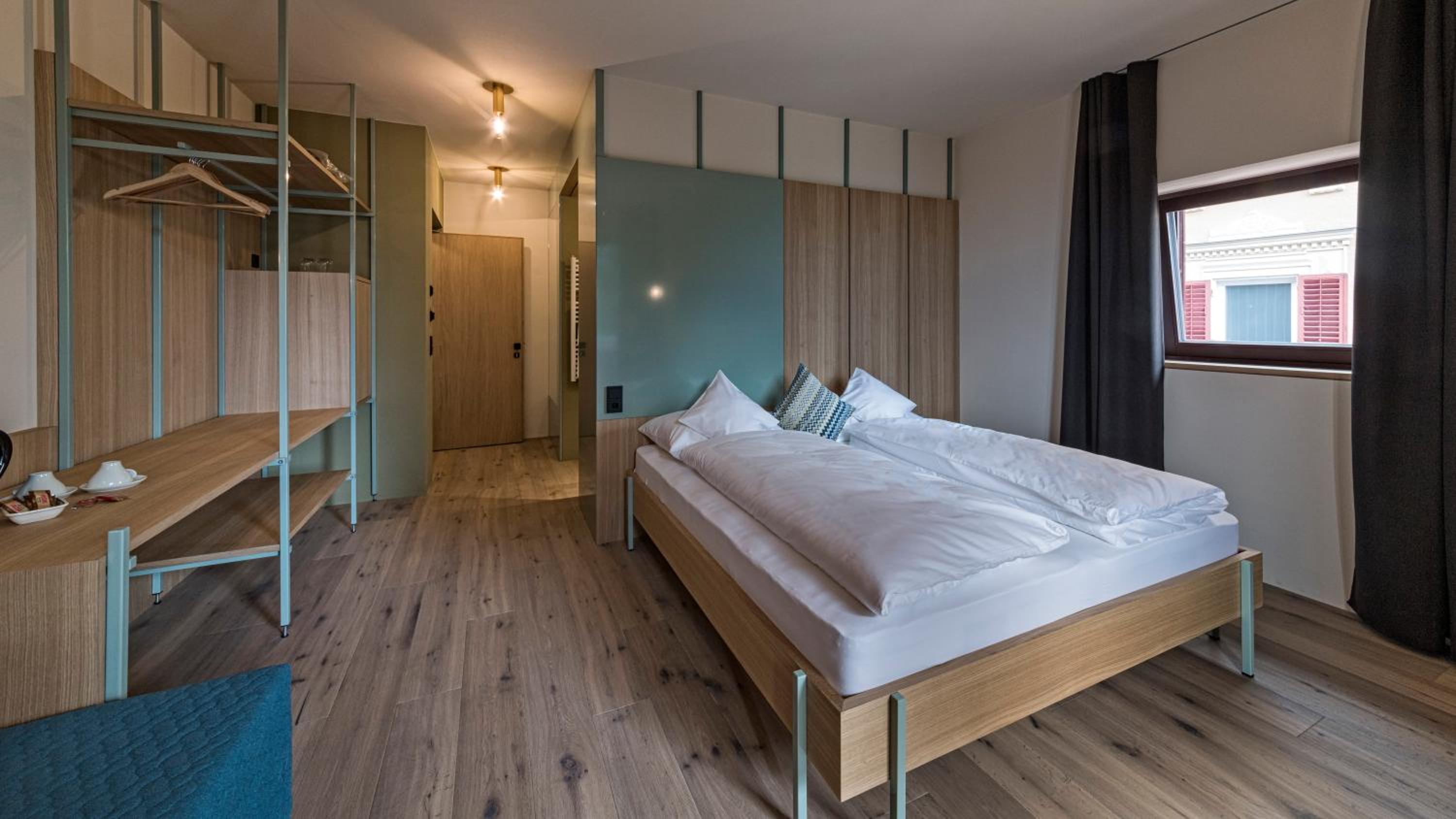 Deluxe Double Room with Extra Bed - Photo 4