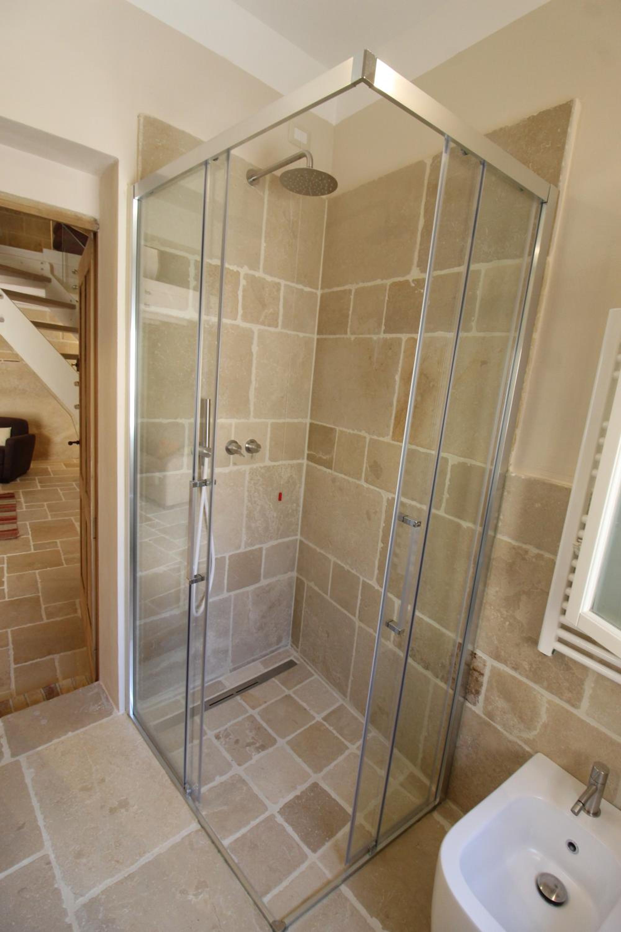 One-Bedroom House - Photo 16