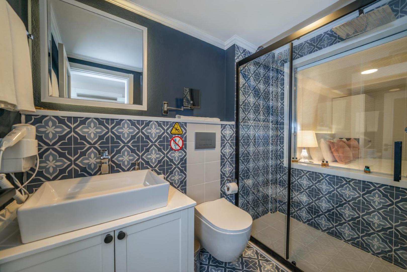 King Suite with Sea View - Photo 5